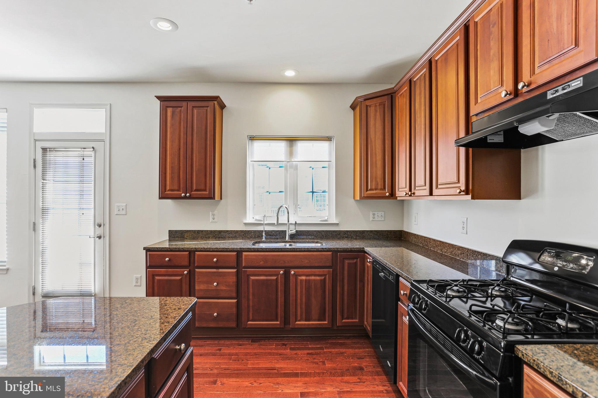 DORSEY CROSSING - Residential