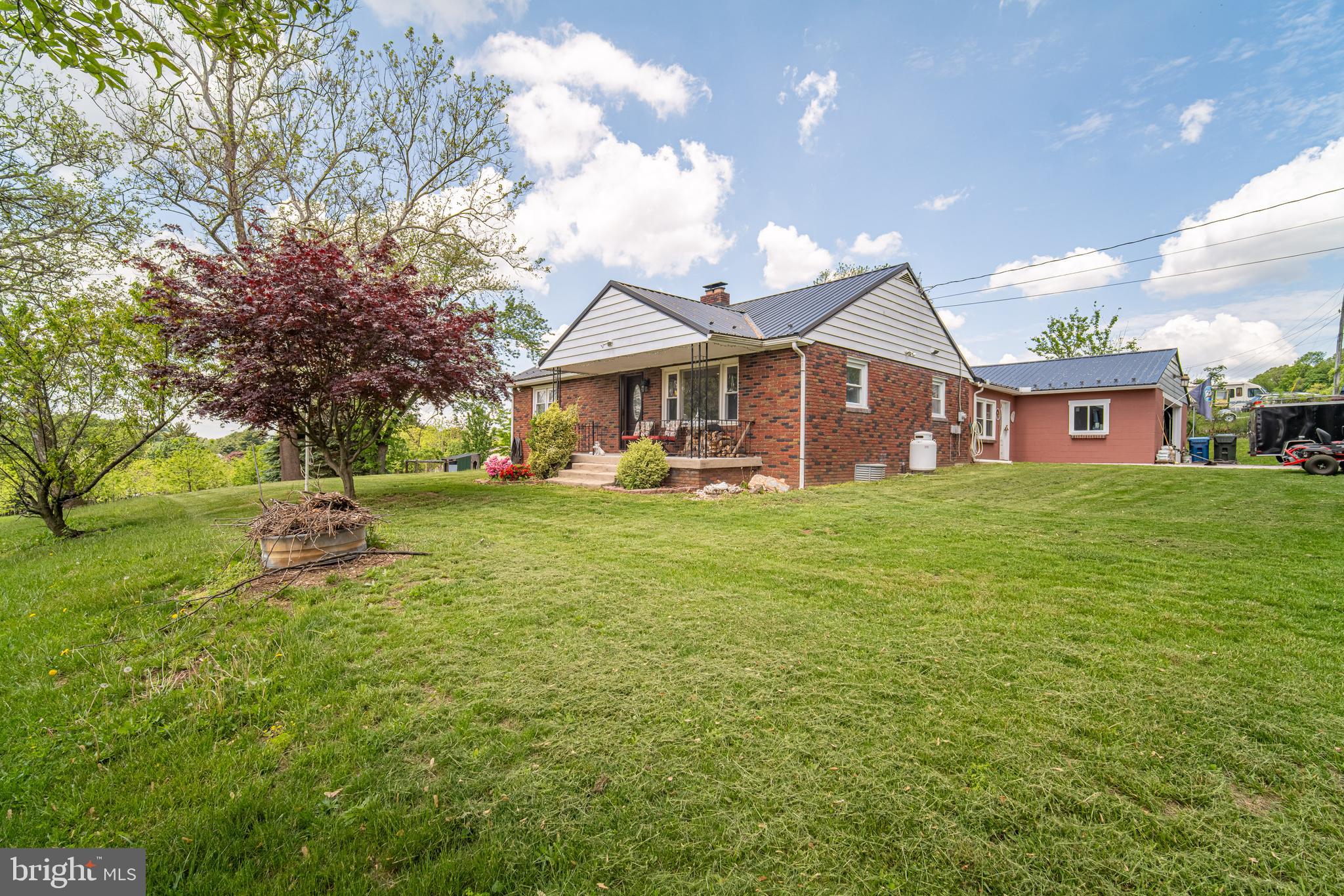 233 MANOR ROAD