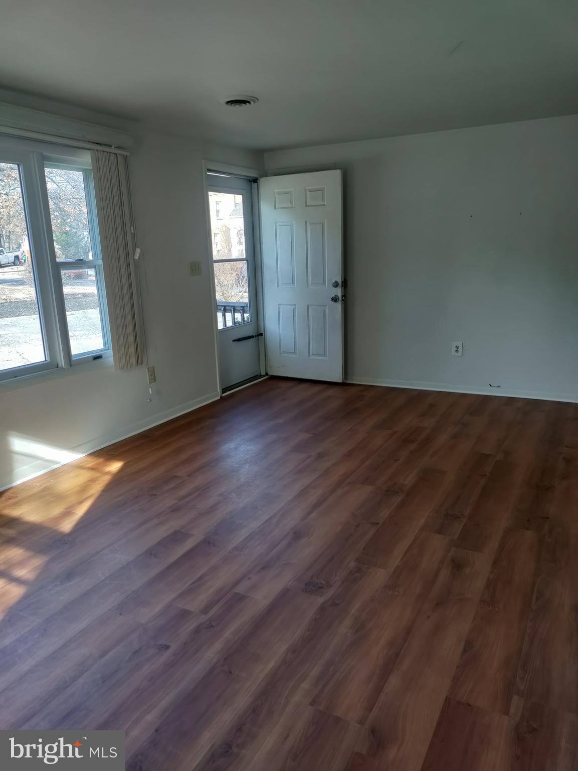 816 ISLINGTON STREET