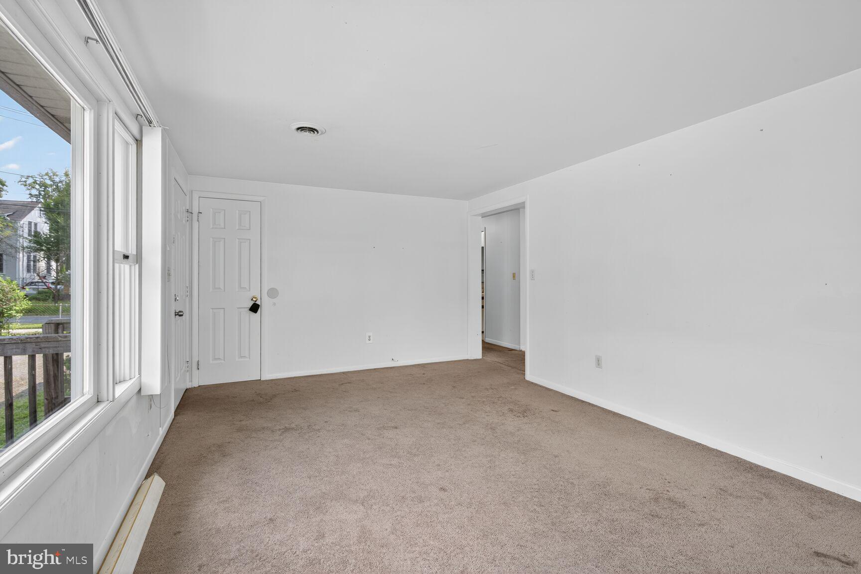 816 ISLINGTON STREET