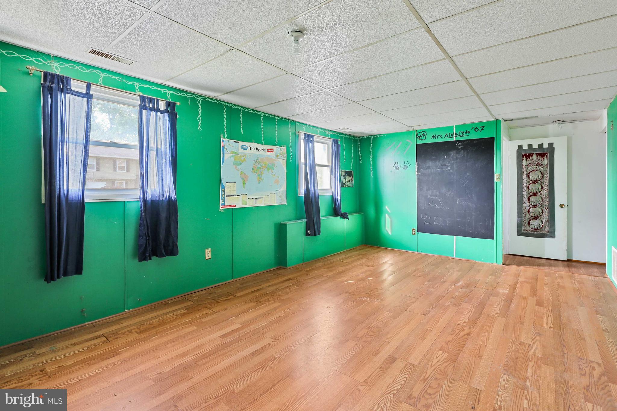 FOUR SEASONS ESTATES - Residential