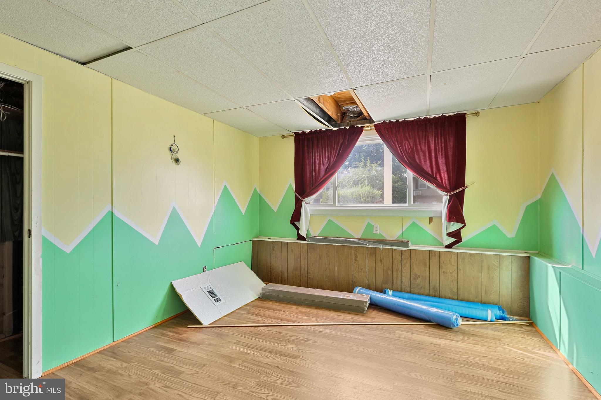 FOUR SEASONS ESTATES - Residential