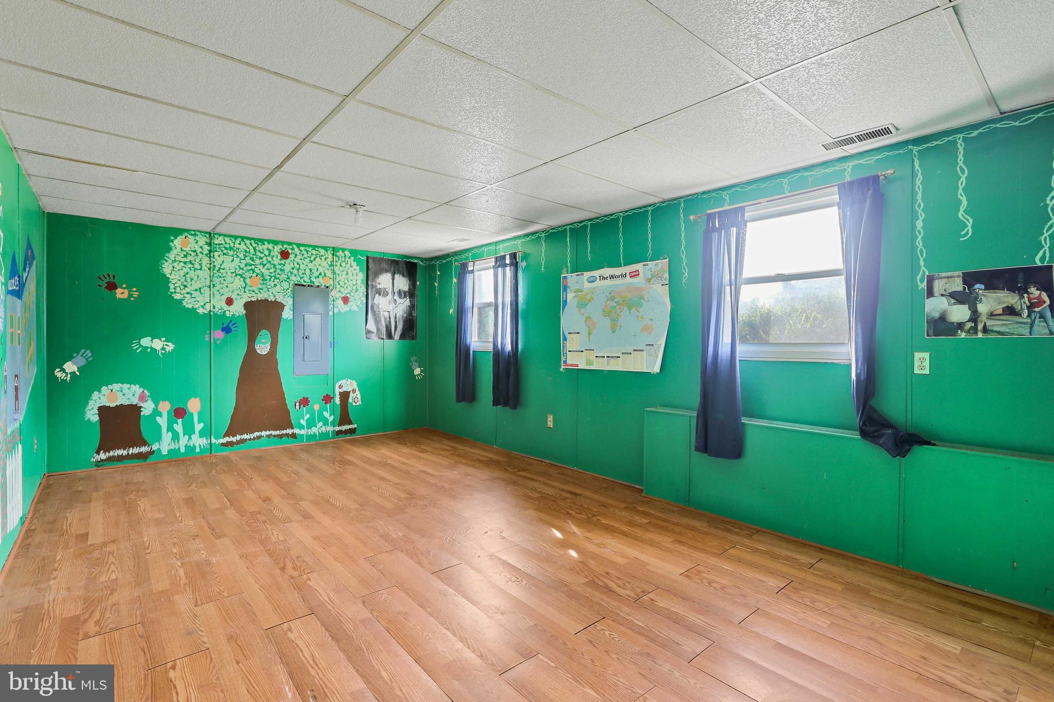 FOUR SEASONS ESTATES - Residential