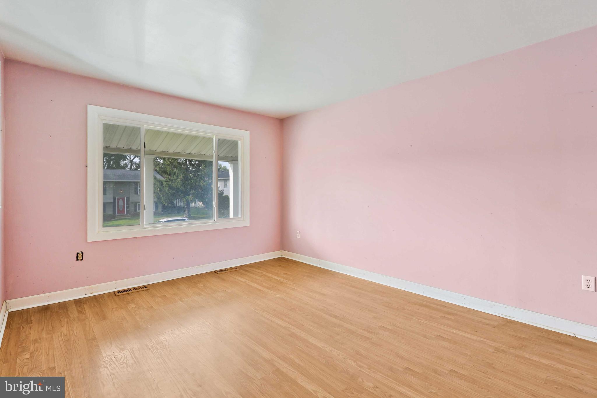 FOUR SEASONS ESTATES - Residential