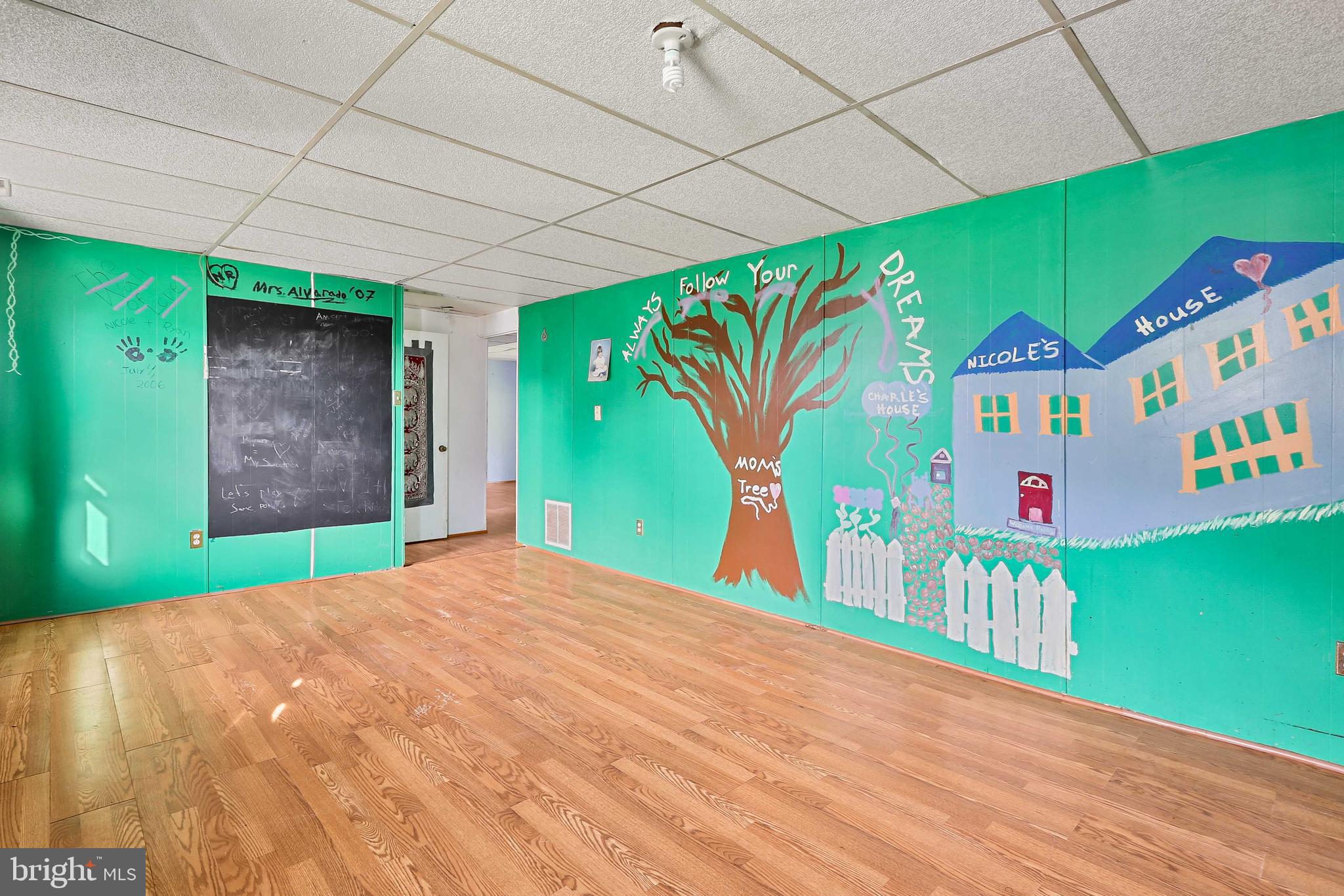 FOUR SEASONS ESTATES - Residential