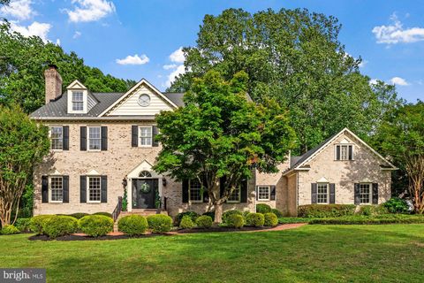 Photo of 3501 Birdsboro Drive, FAIRFAX, VA 22033 (MLS # VAFX2307064)