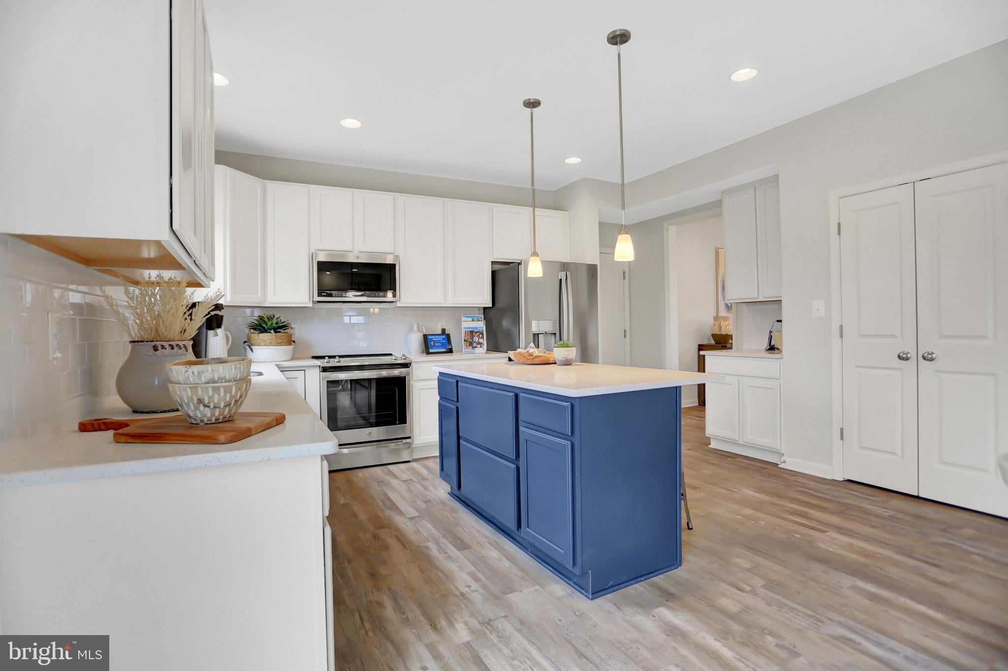 2215 ADY ROAD