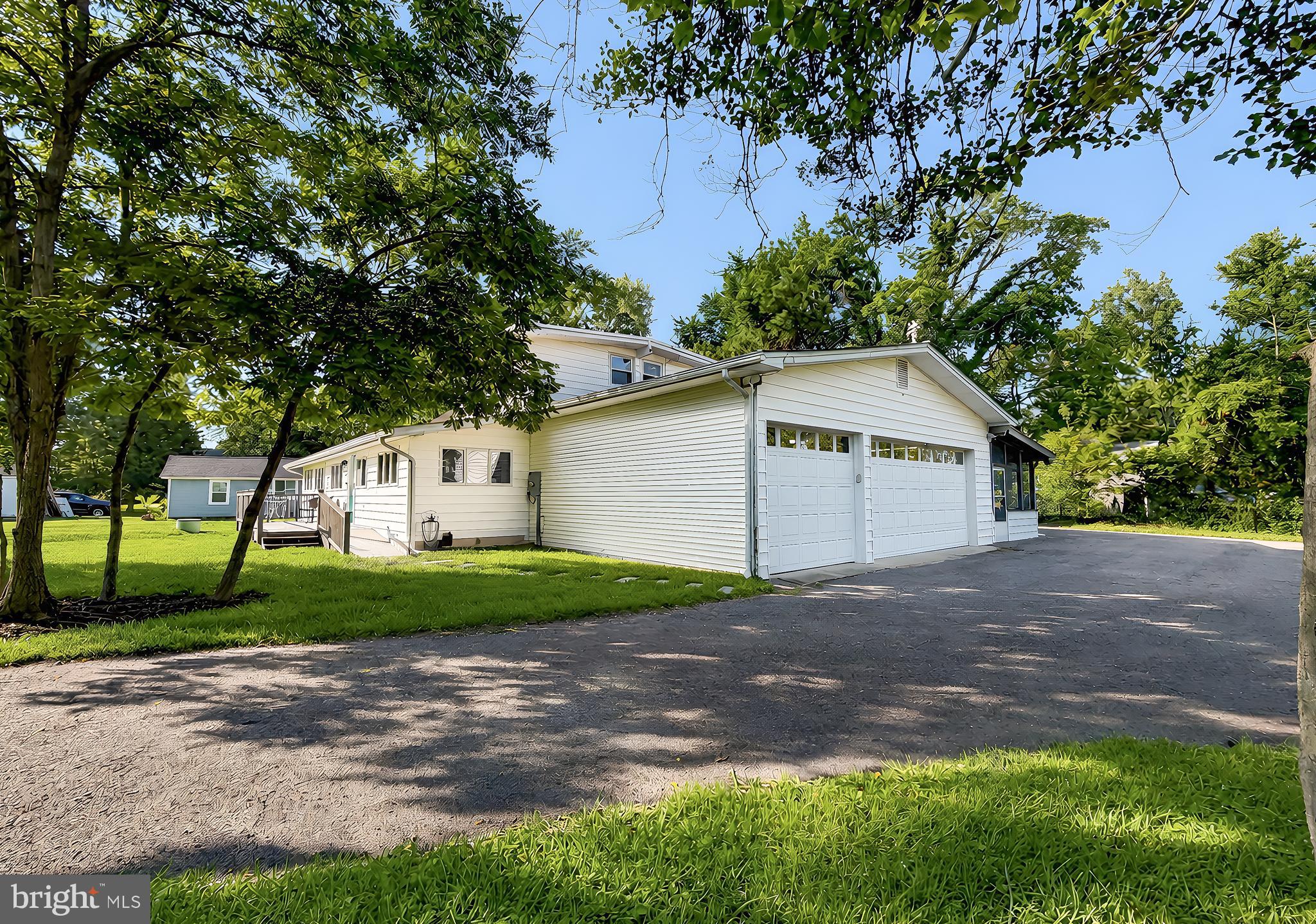 10951 POPLAR DRIVE