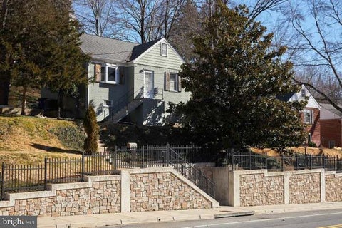 Homes For Rent - 221 Dale Drive<br/> SILVER SPRING, MD 20910