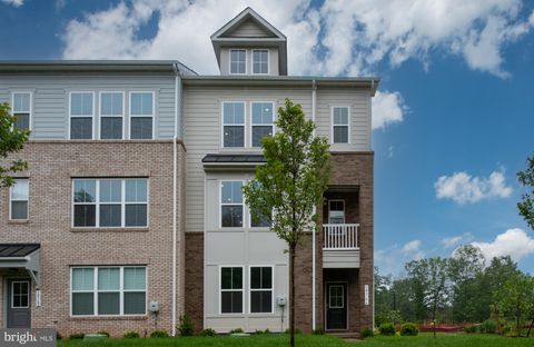 10166 QUEENS WAY MANASSAS VA 20110