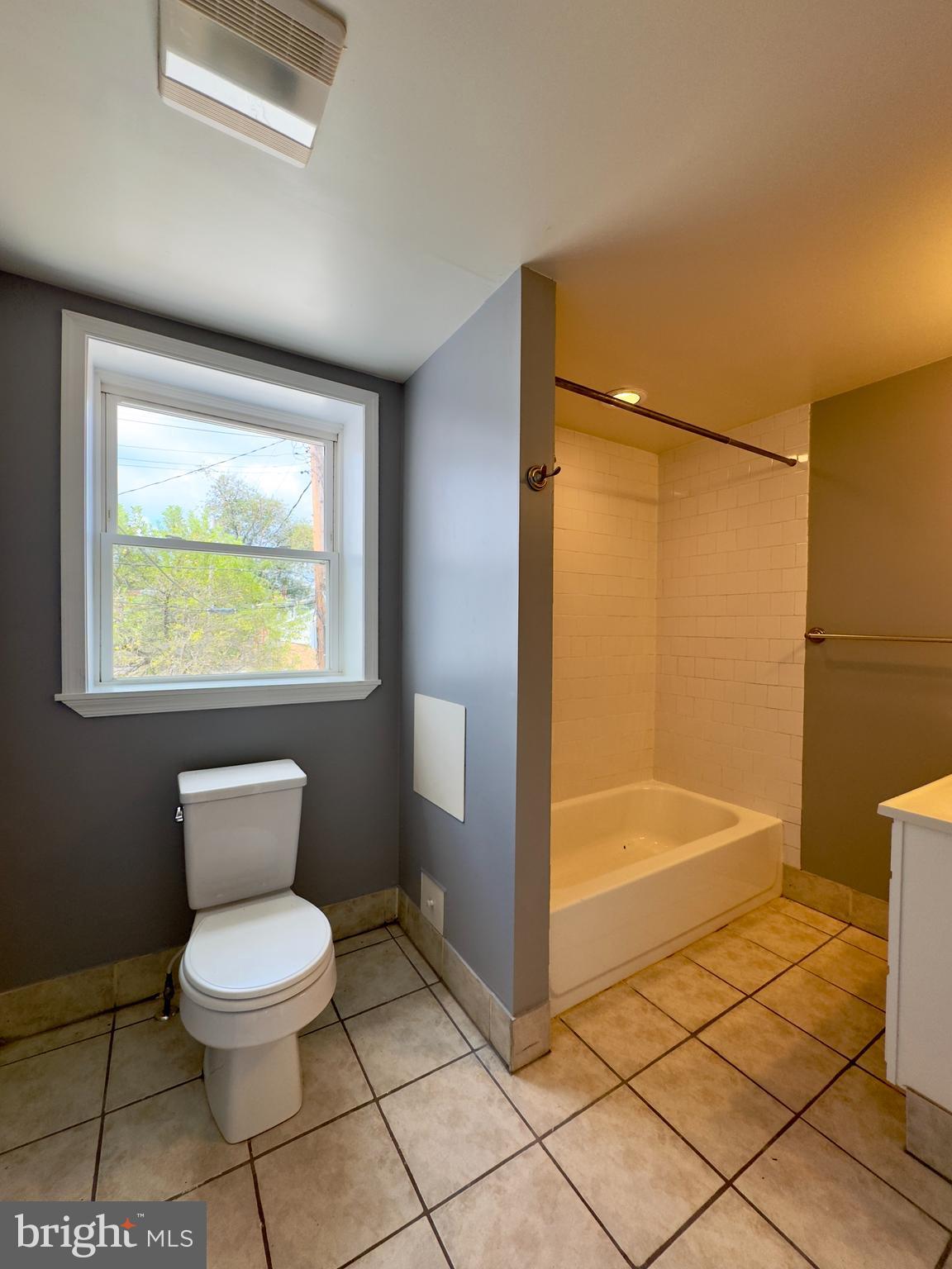 HAMPDEN HISTORIC DISTRICT - Residential Lease