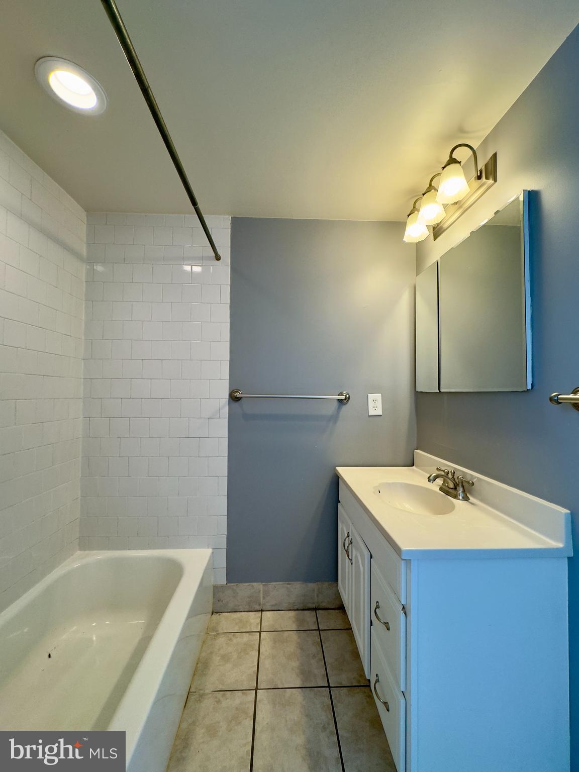 HAMPDEN HISTORIC DISTRICT - Residential Lease