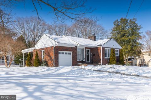 Photo of 643 W Jersey Avenue, WOODBURY HEIGHTS, NJ 08097 (MLS # NJGL2069066)