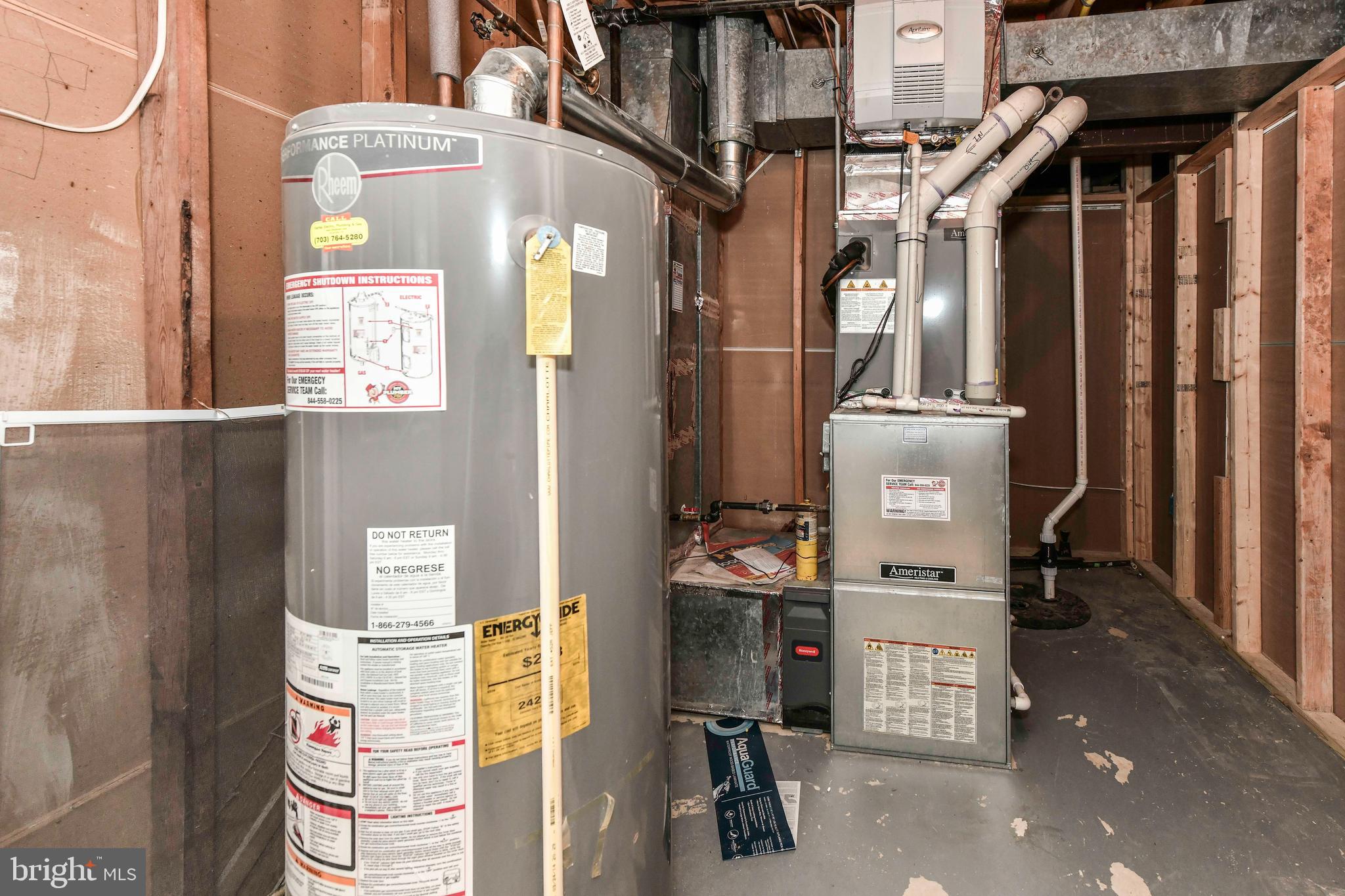 HAMPTON FOREST - Residential