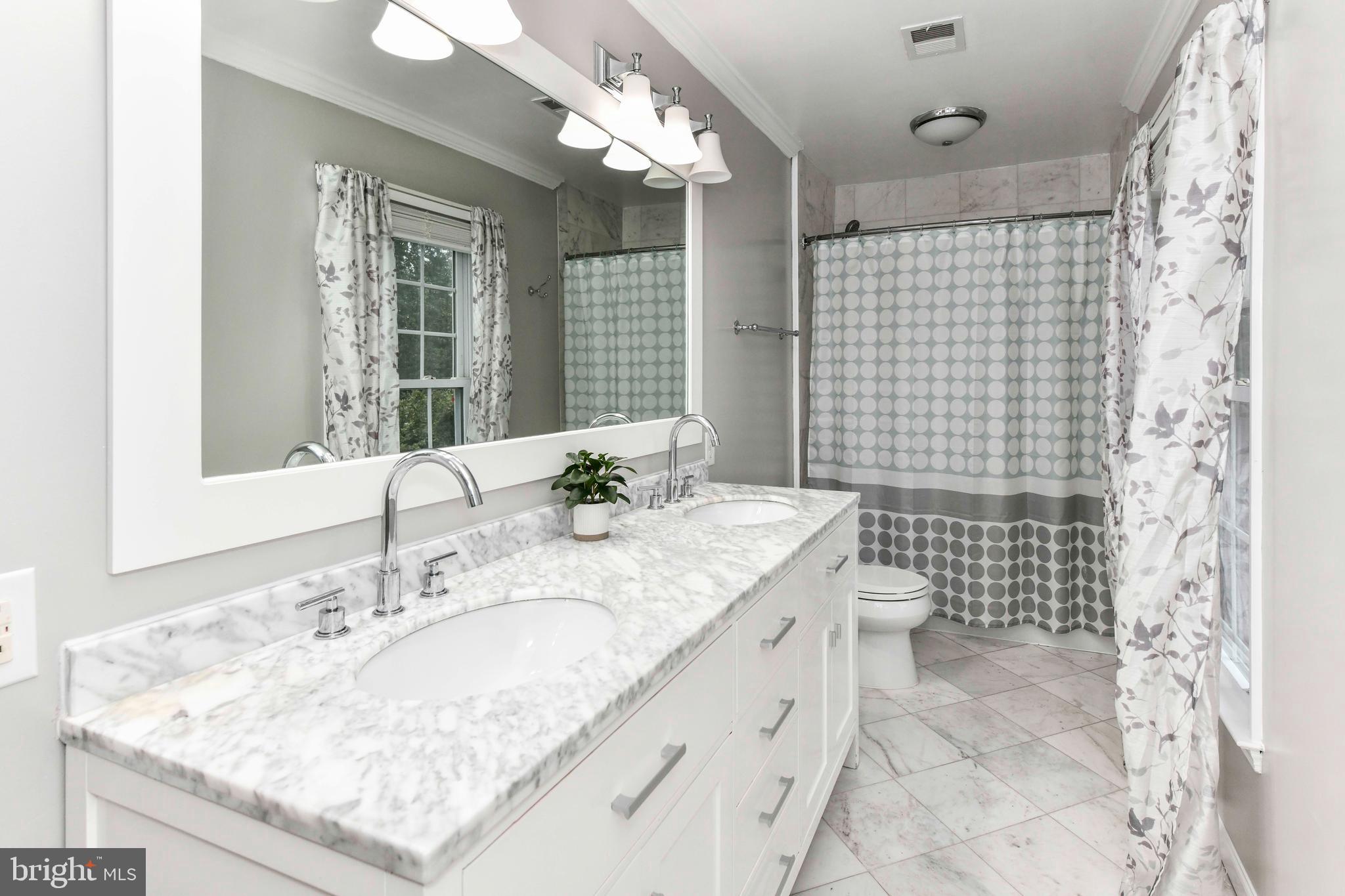 HAMPTON FOREST - Residential