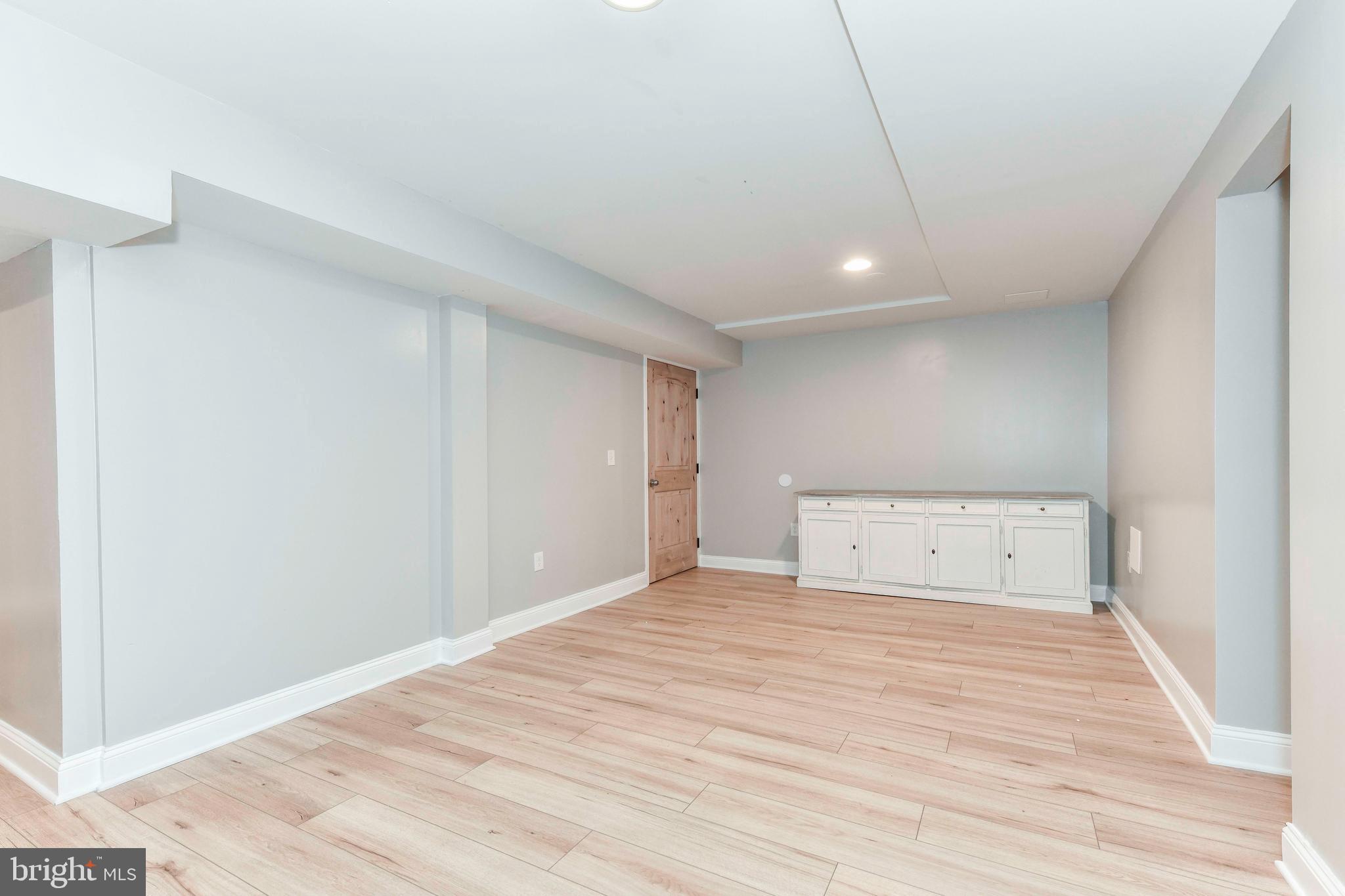 HAMPTON FOREST - Residential