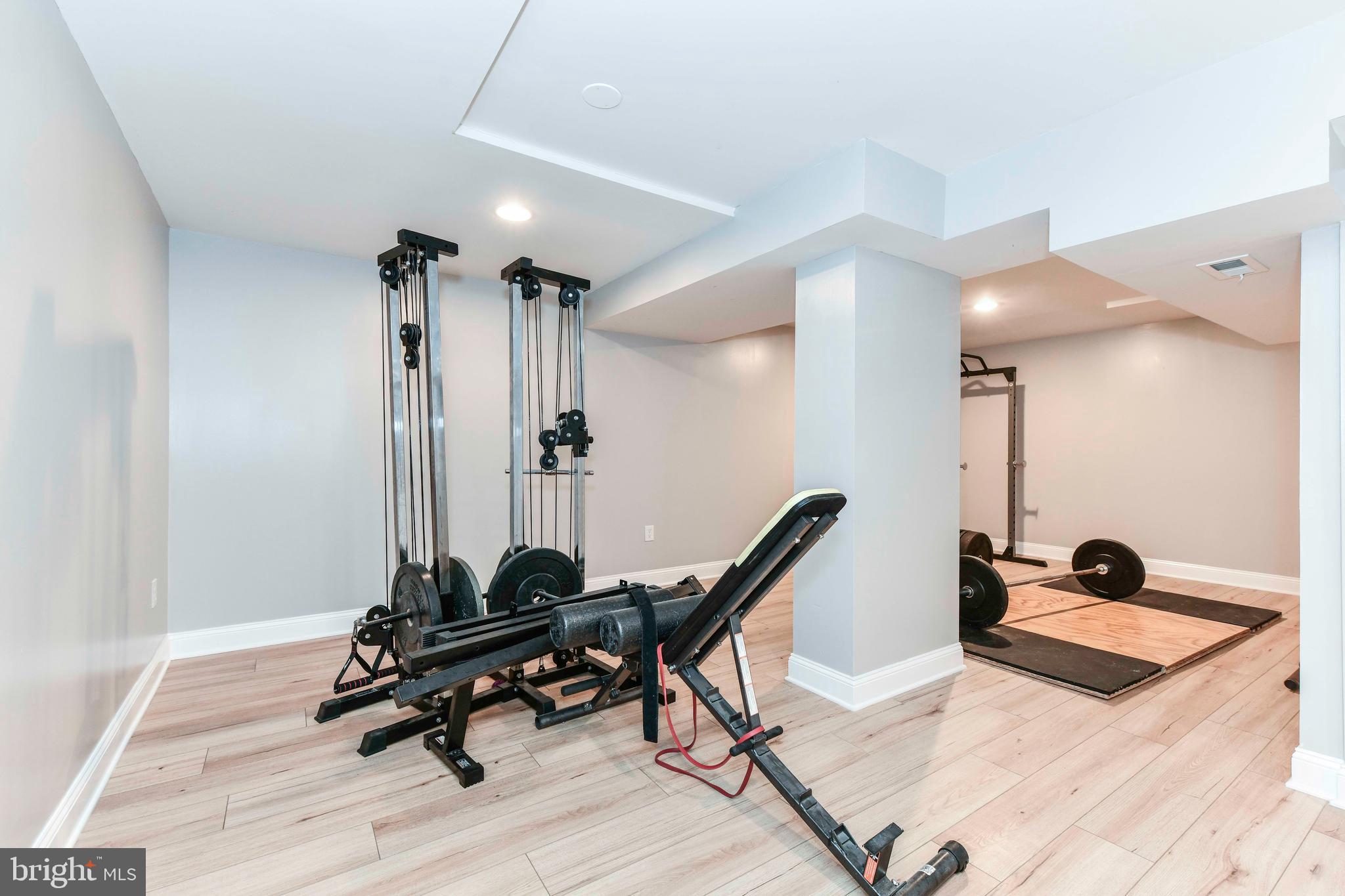 HAMPTON FOREST - Residential