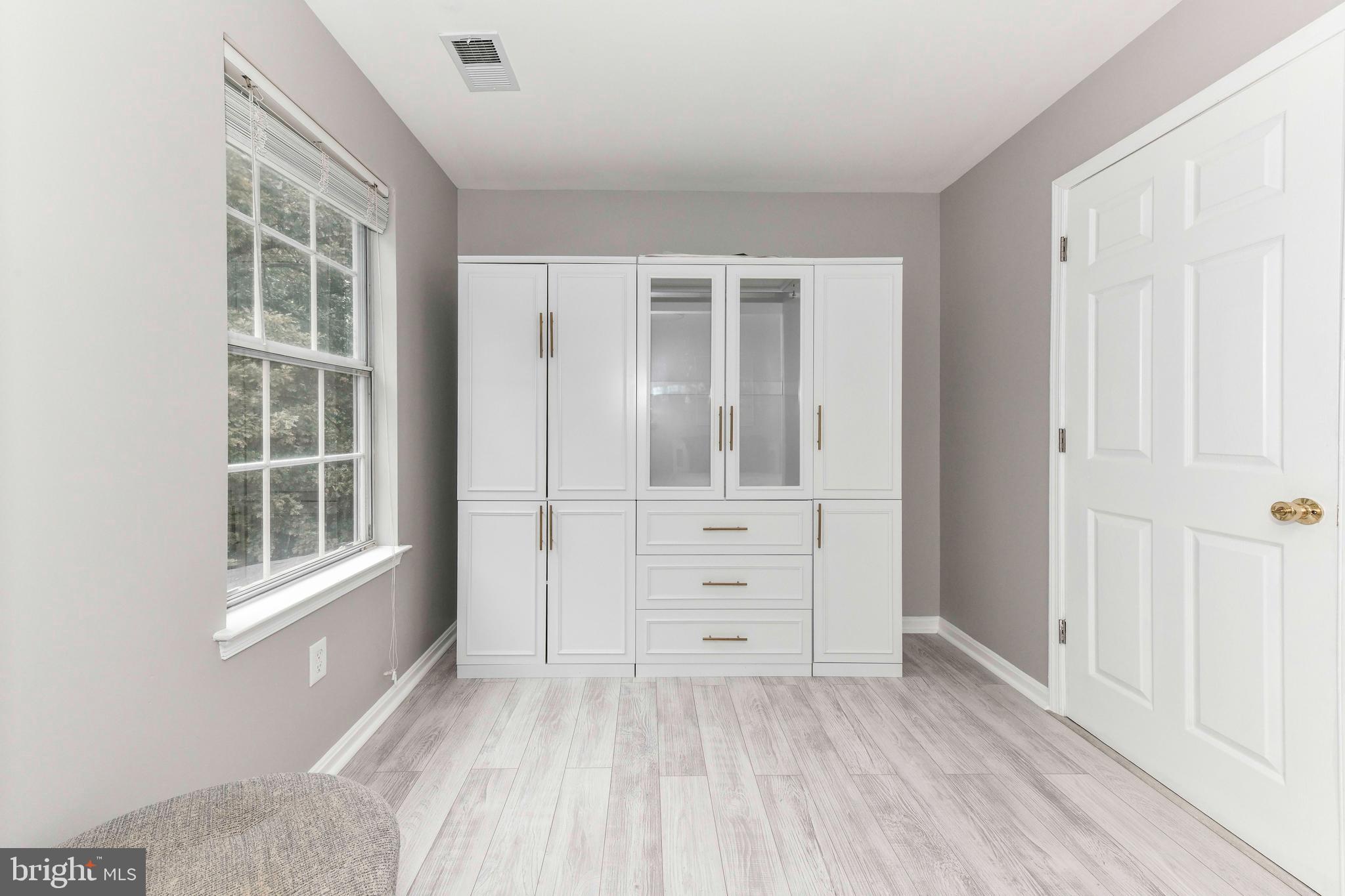 HAMPTON FOREST - Residential