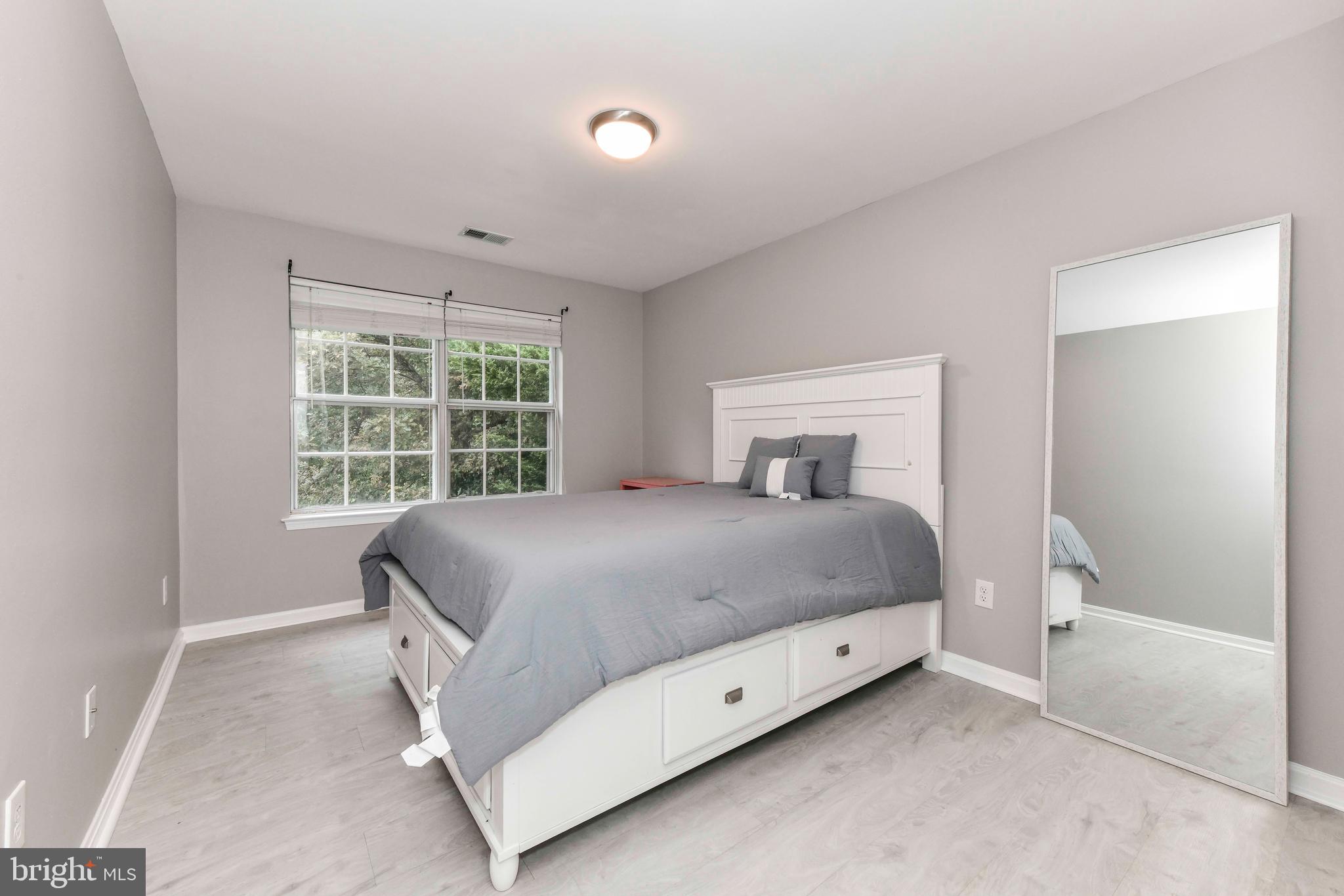 HAMPTON FOREST - Residential