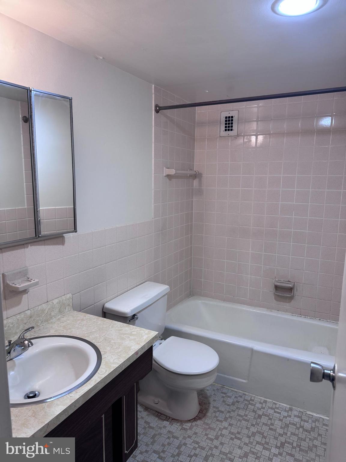 UNIVERSITY TOWERS CODM - Residential