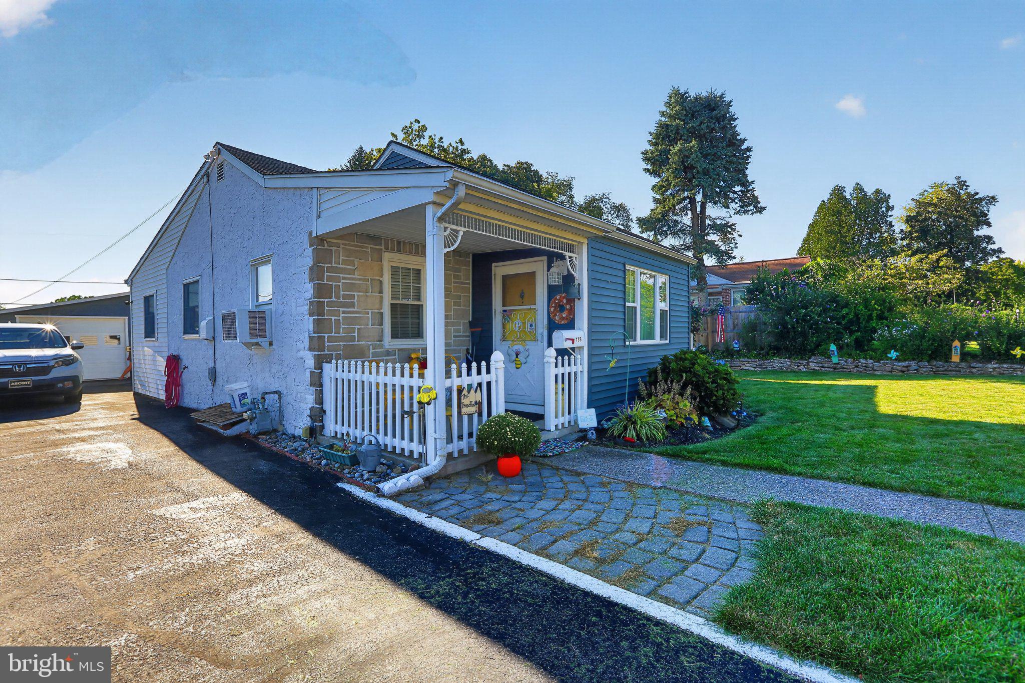 135 HILLVIEW ROAD