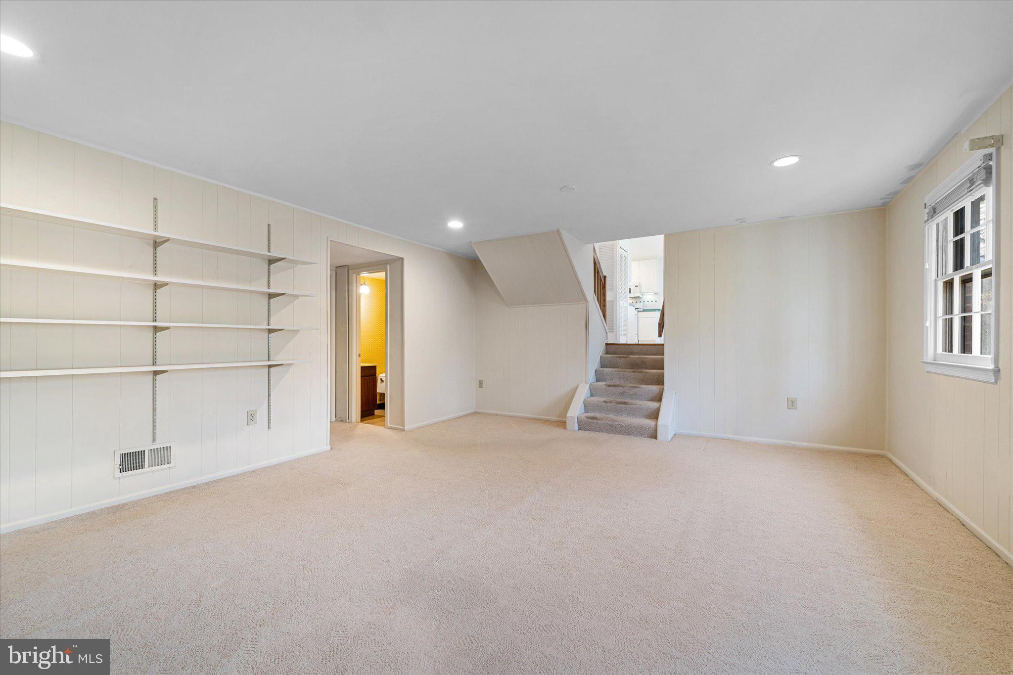 MOSBY WOODS - Residential