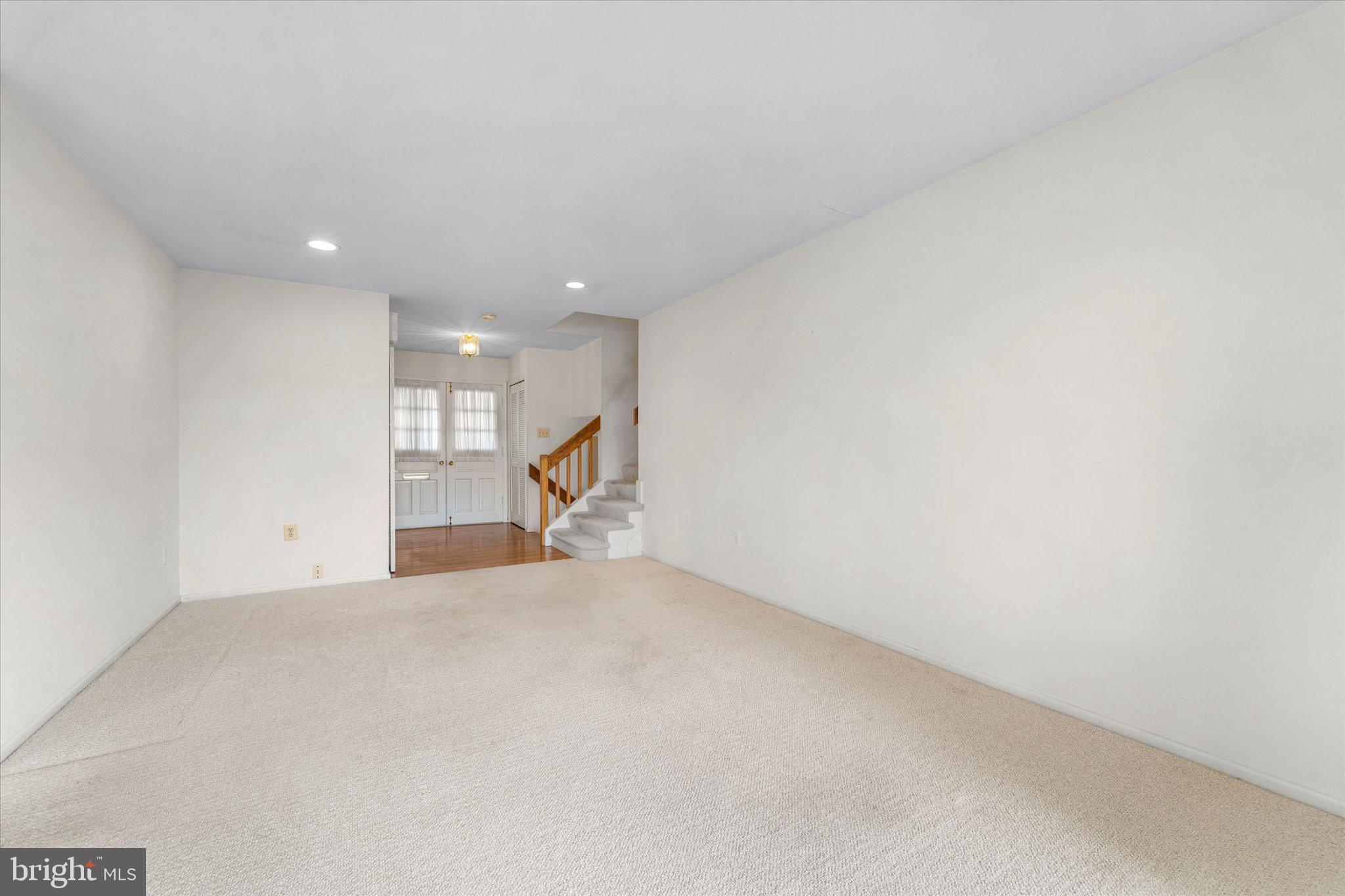 MOSBY WOODS - Residential