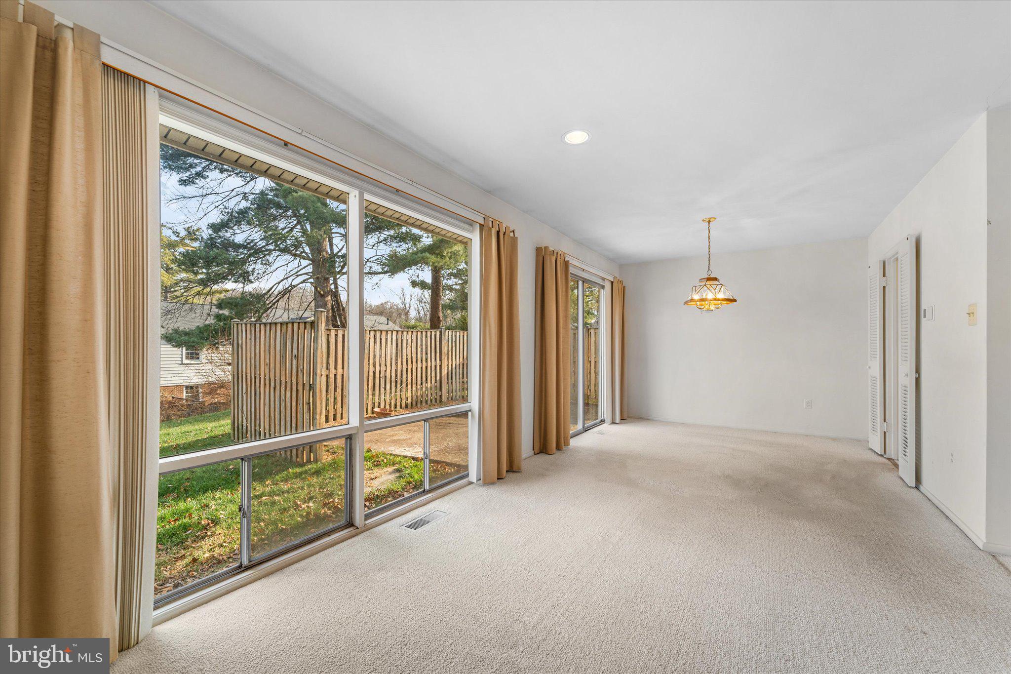 MOSBY WOODS - Residential