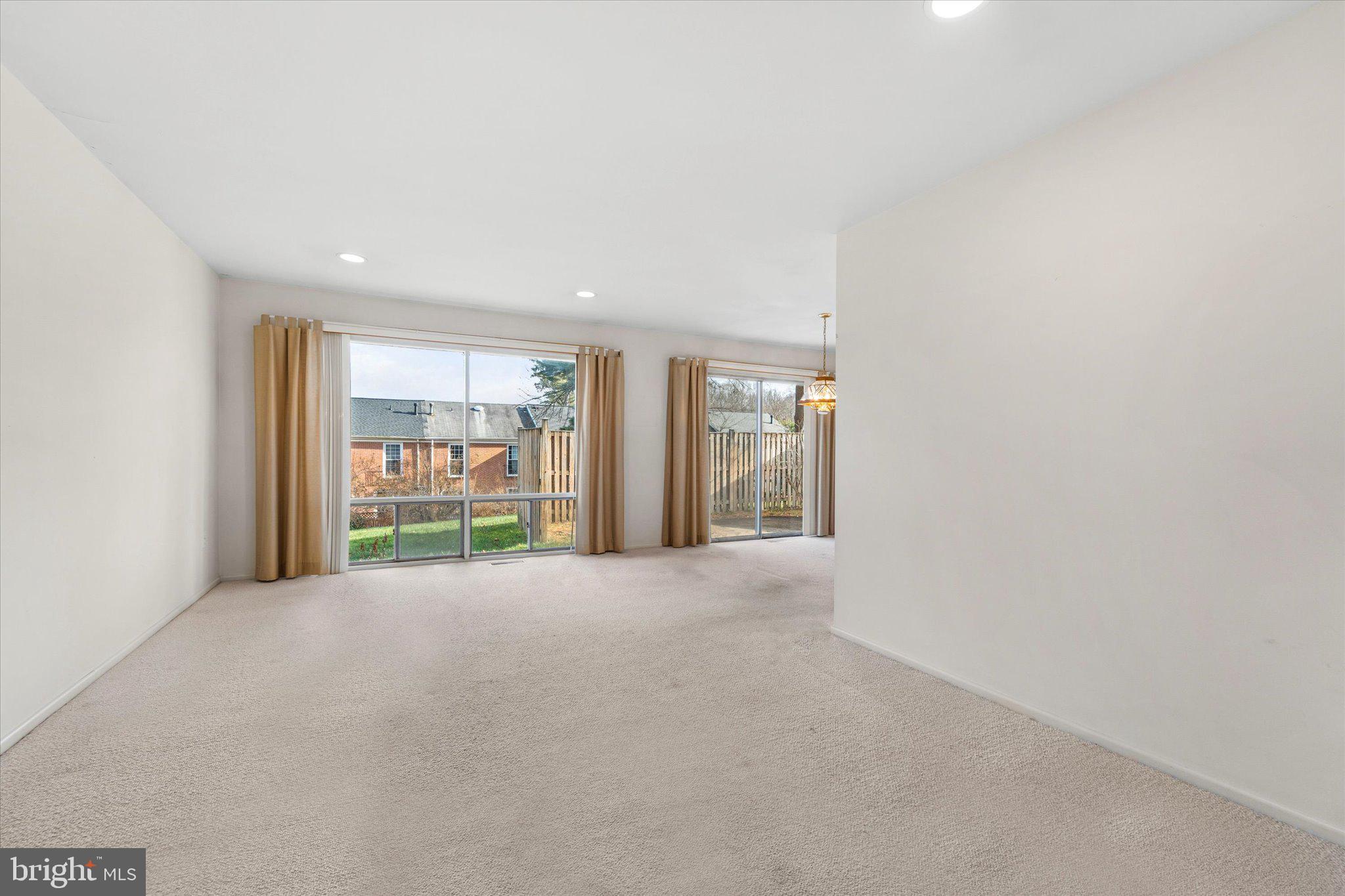 MOSBY WOODS - Residential