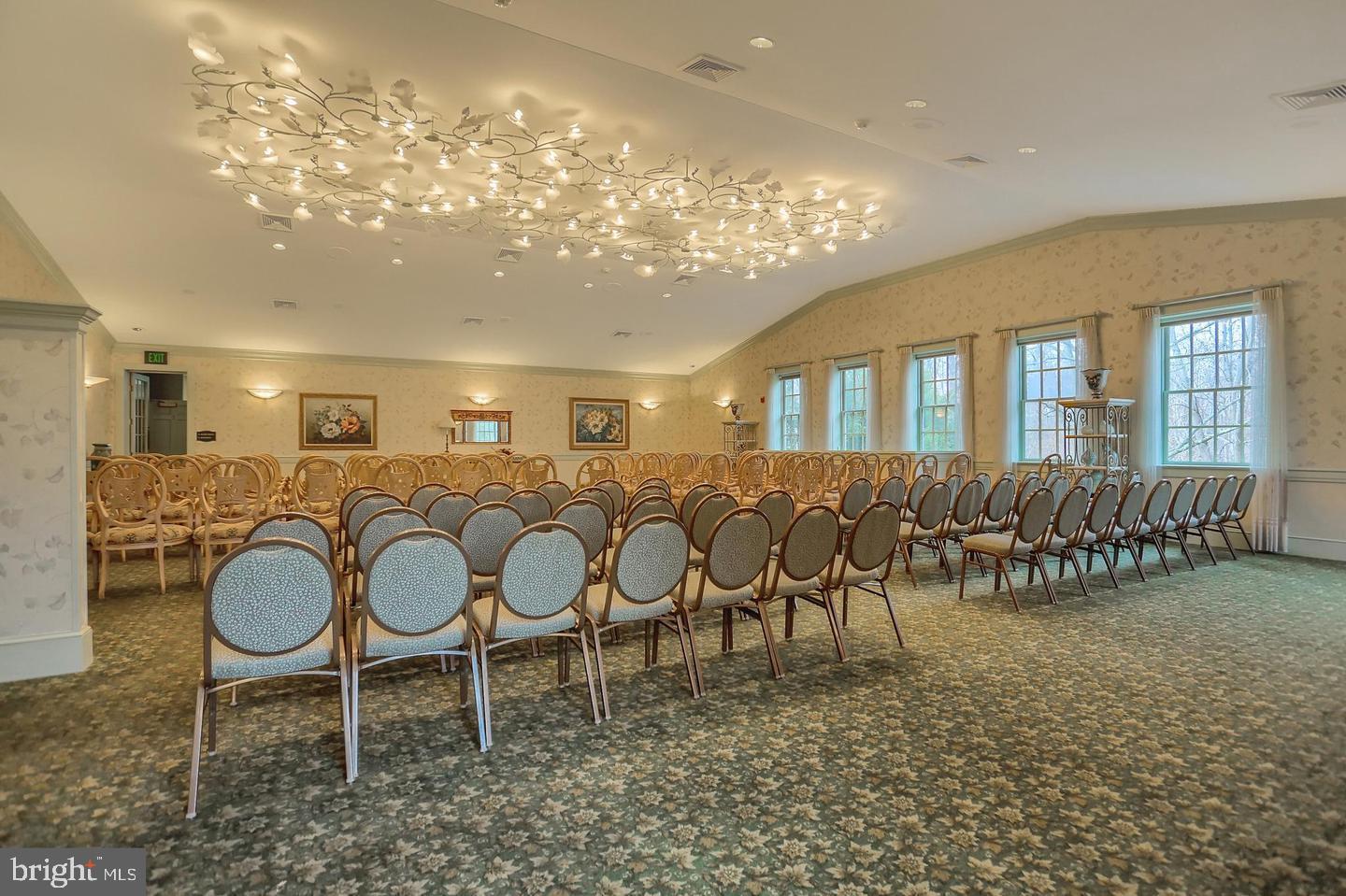 FELICITA - Commercial Sale