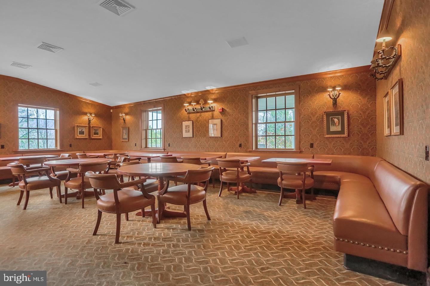 FELICITA - Commercial Sale