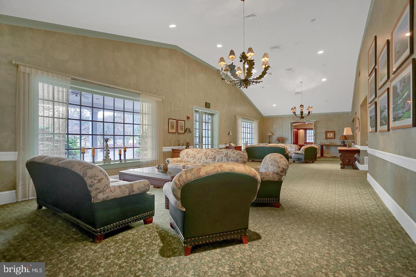 FELICITA - Commercial Sale