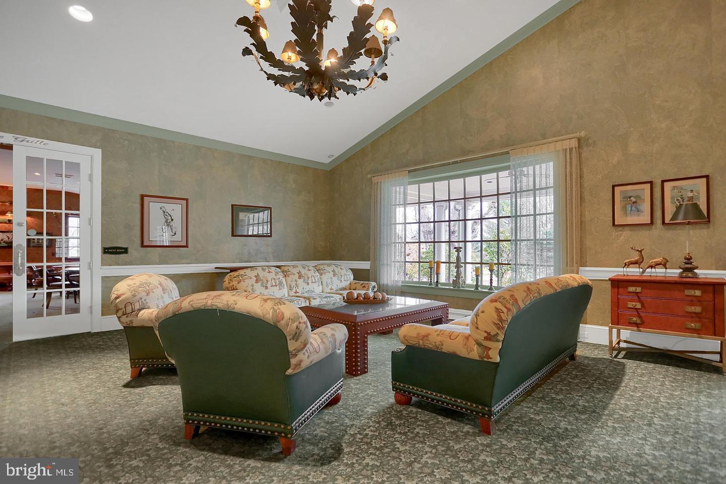 FELICITA - Commercial Sale