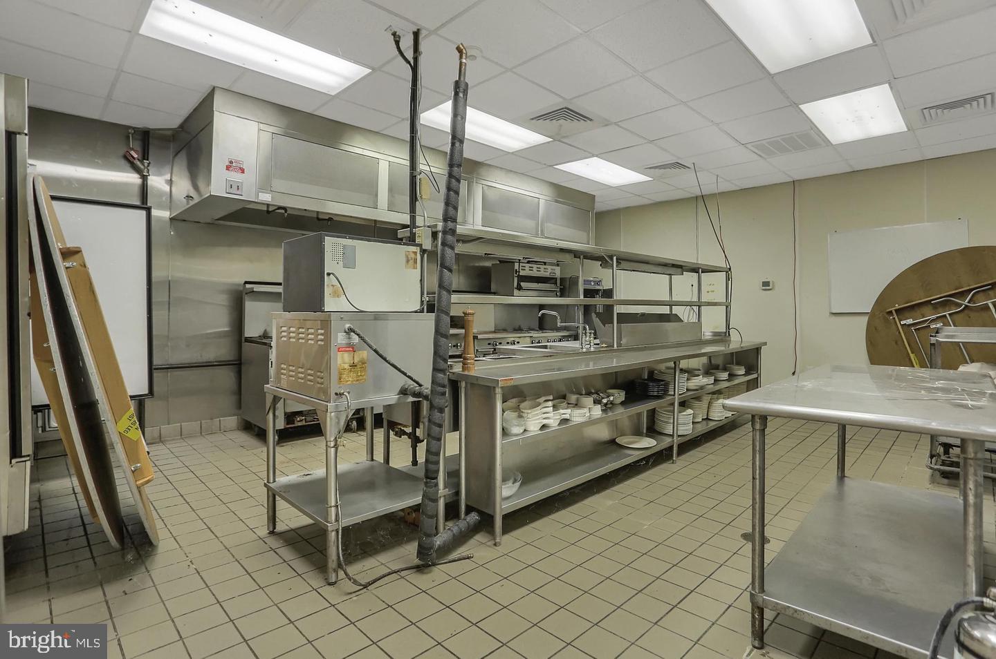 FELICITA - Commercial Sale