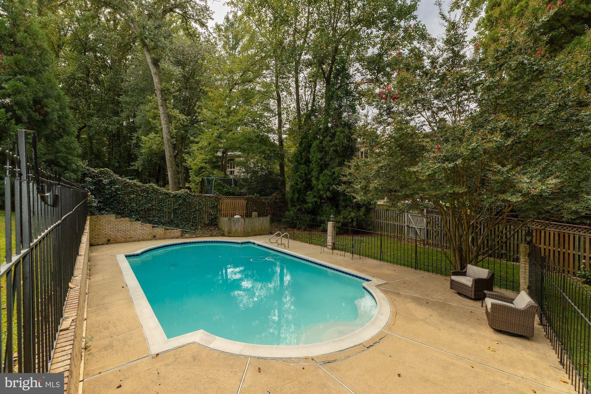 CHAIN BRIDGE FOREST - Residential