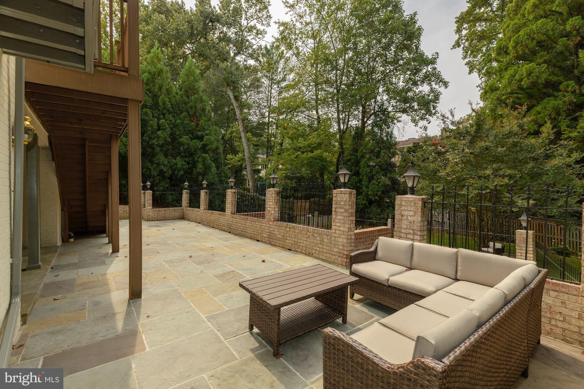 CHAIN BRIDGE FOREST - Residential