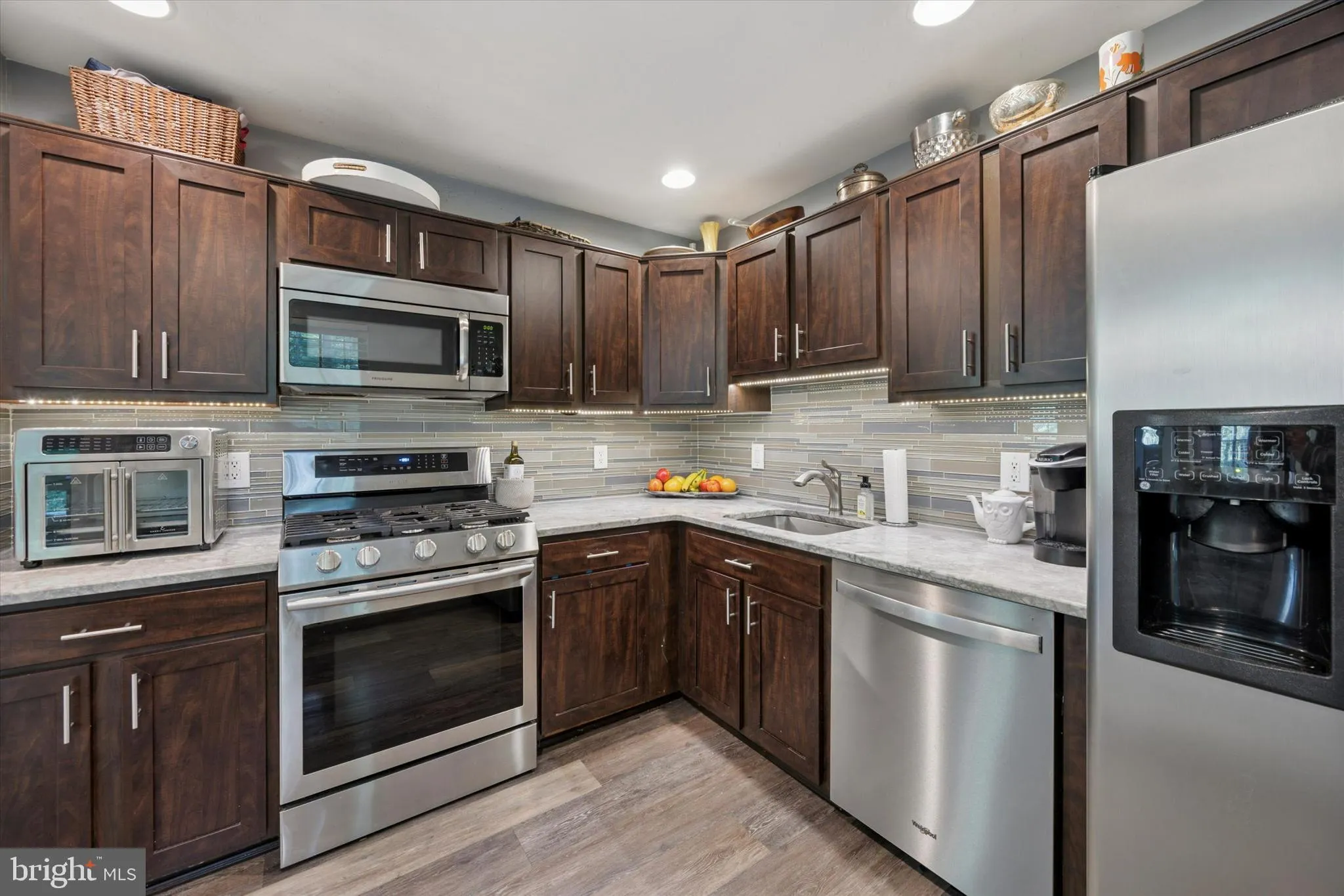 Yardley, Pennsylvania 19067, United States, 2 Bedrooms Bedrooms, ,2 BathroomsBathrooms,Residential,Contingent,150370