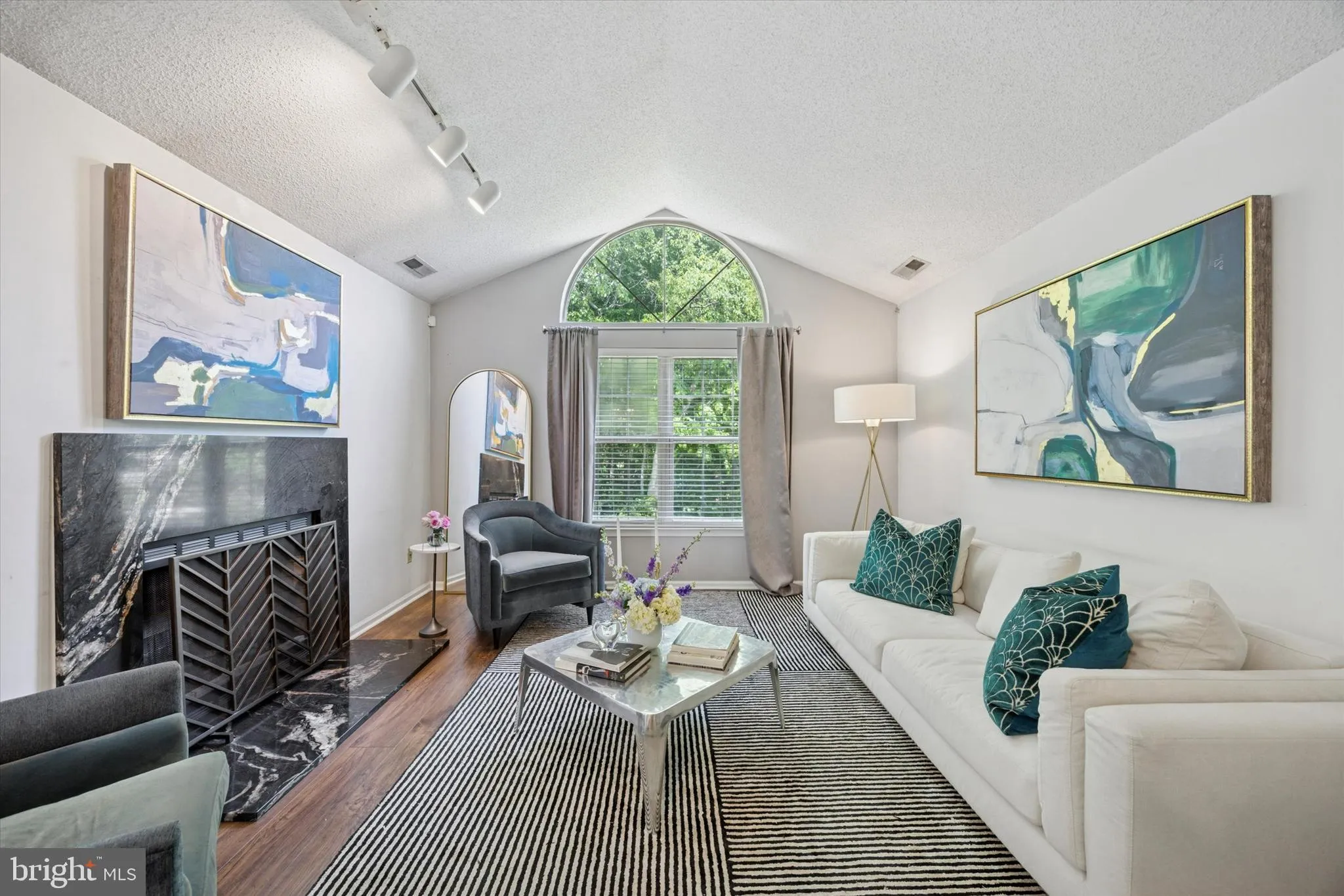 Yardley, Pennsylvania 19067, United States, 2 Bedrooms Bedrooms, ,2 BathroomsBathrooms,Residential,Contingent,150370