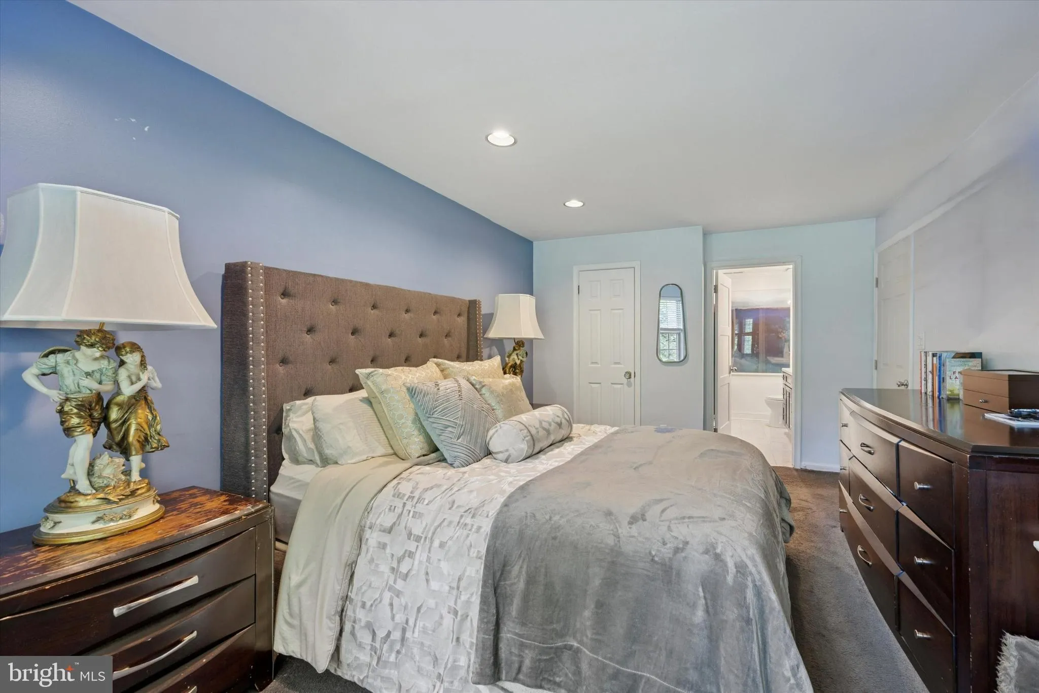 Yardley, Pennsylvania 19067, United States, 2 Bedrooms Bedrooms, ,2 BathroomsBathrooms,Residential,Contingent,150370