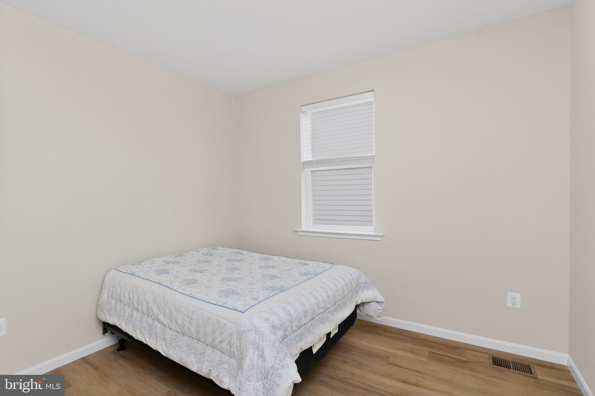 ROUND HILL MEADOWS - Residential