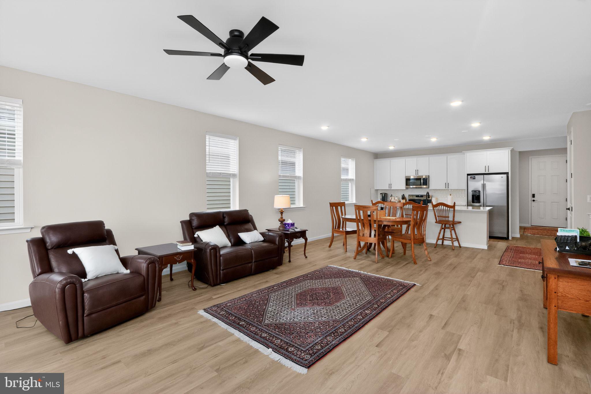 ROUND HILL MEADOWS - Residential