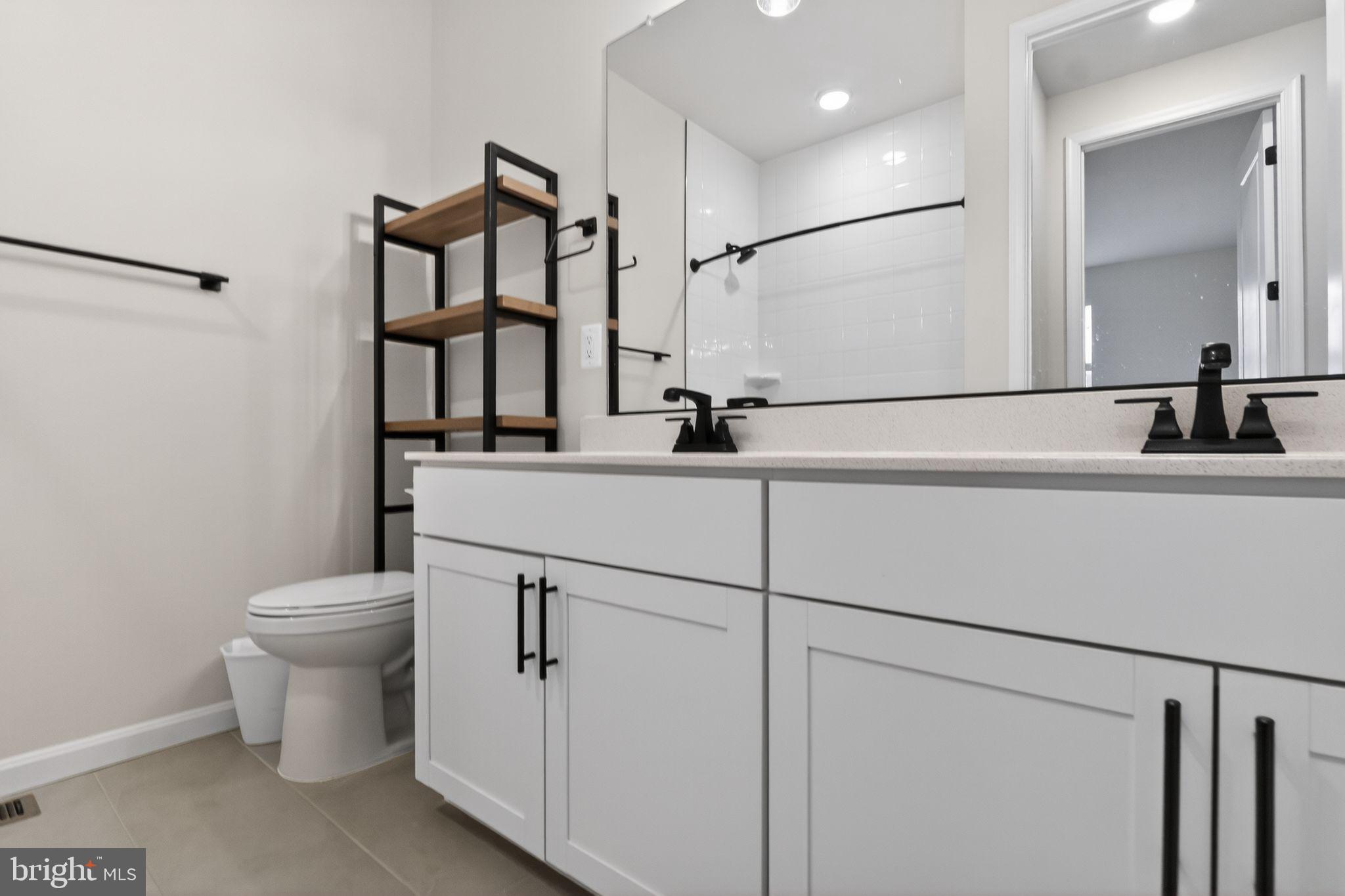 ROUND HILL MEADOWS - Residential