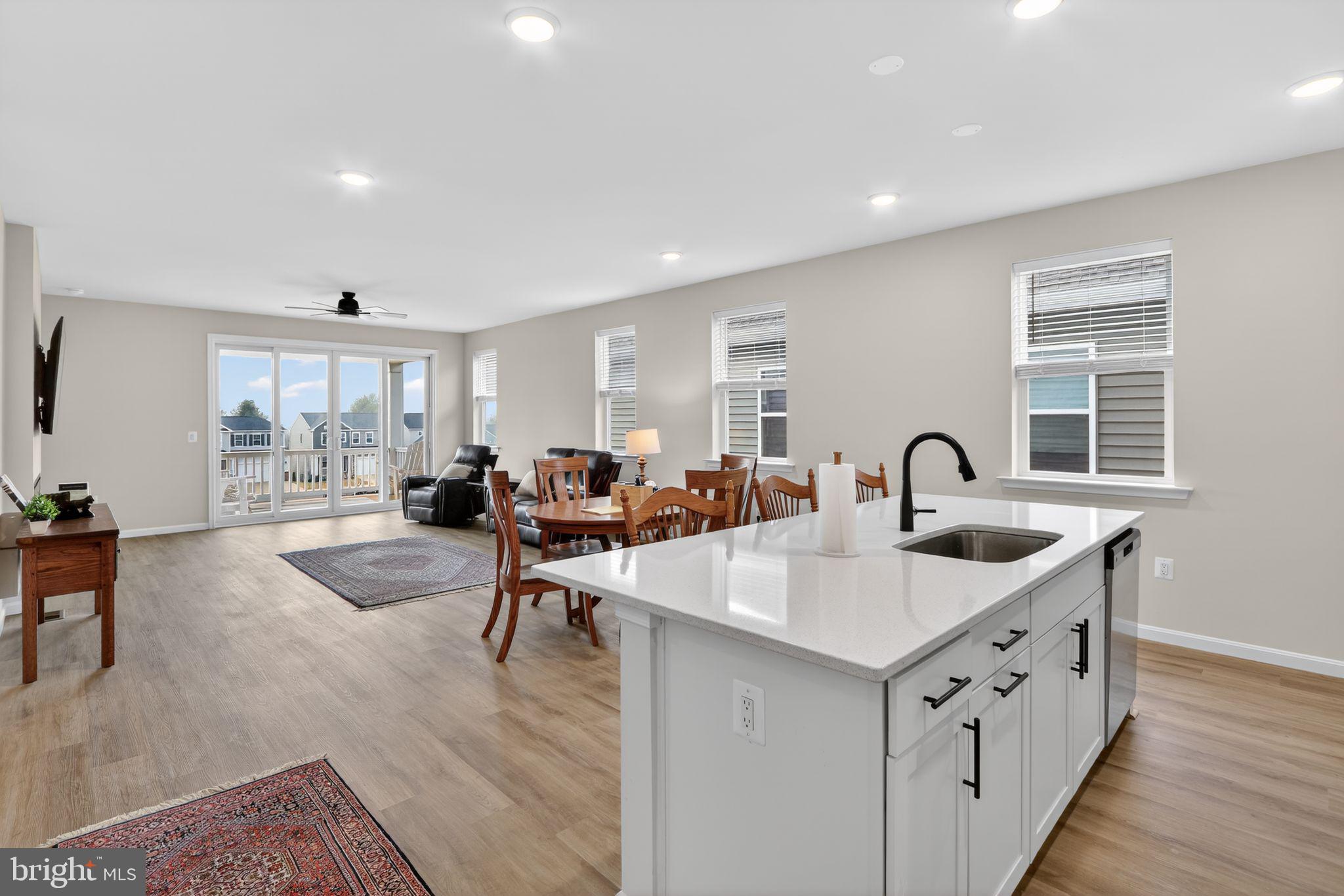 ROUND HILL MEADOWS - Residential