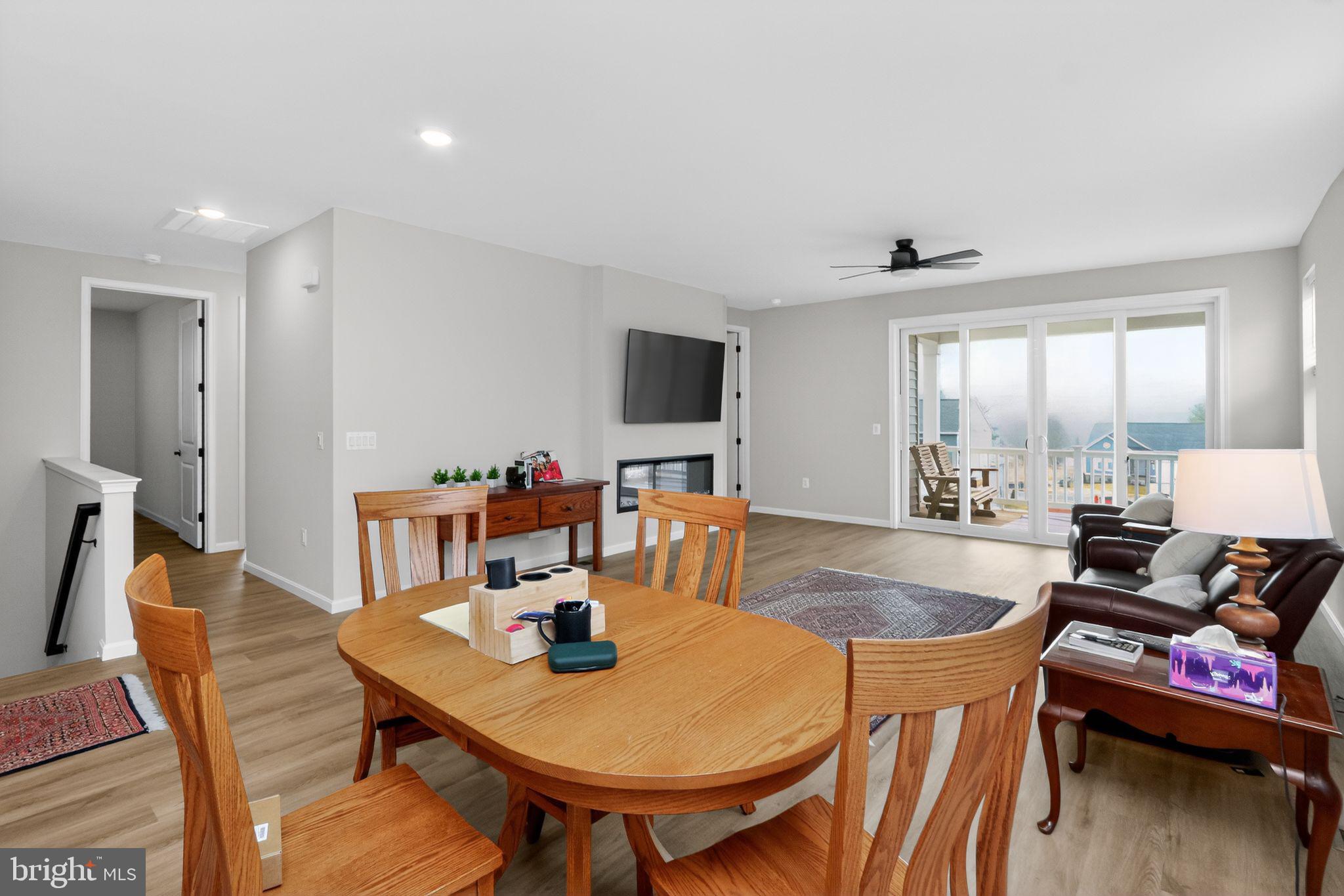 ROUND HILL MEADOWS - Residential