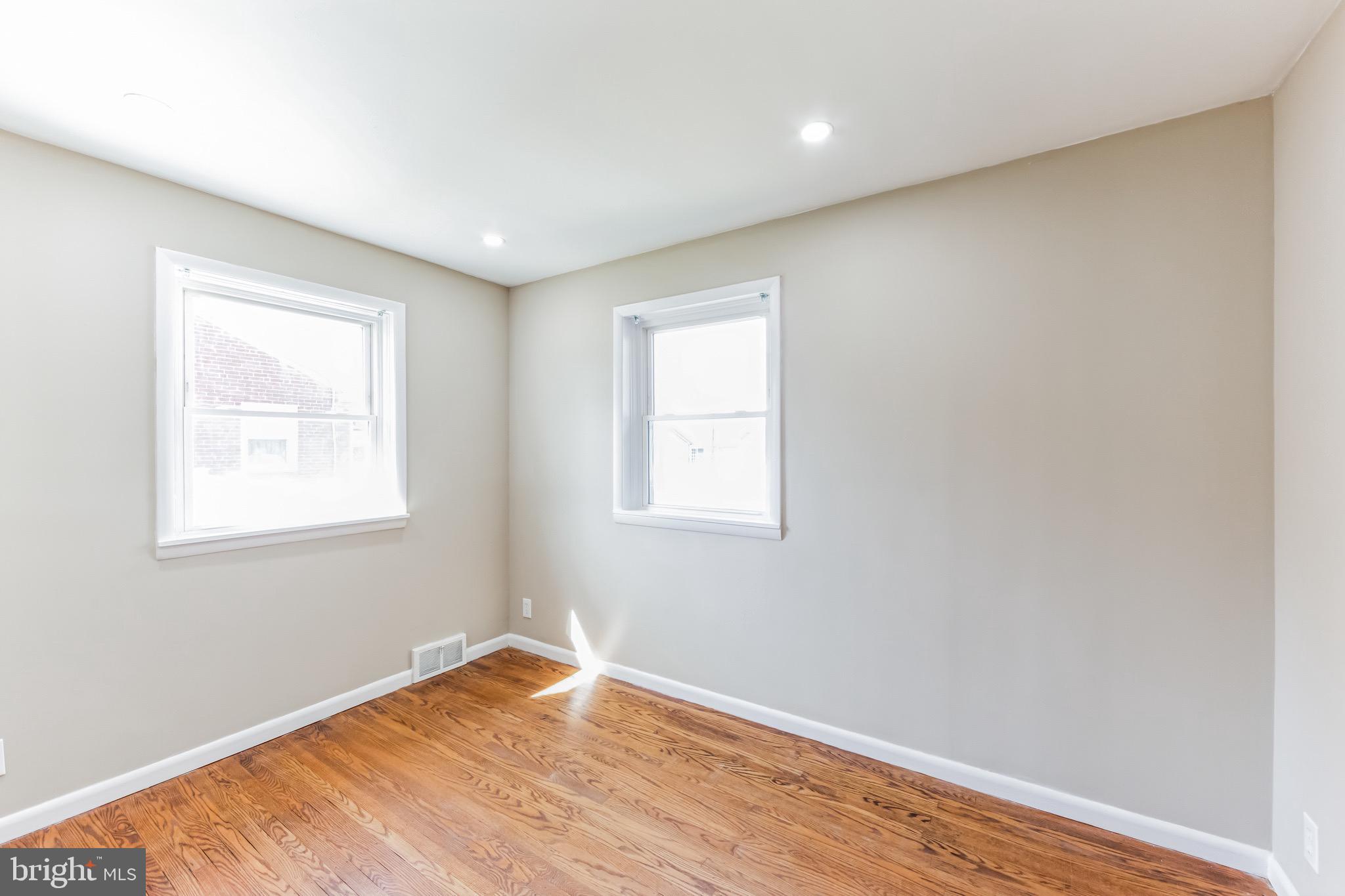 MILMONT PARK - Residential