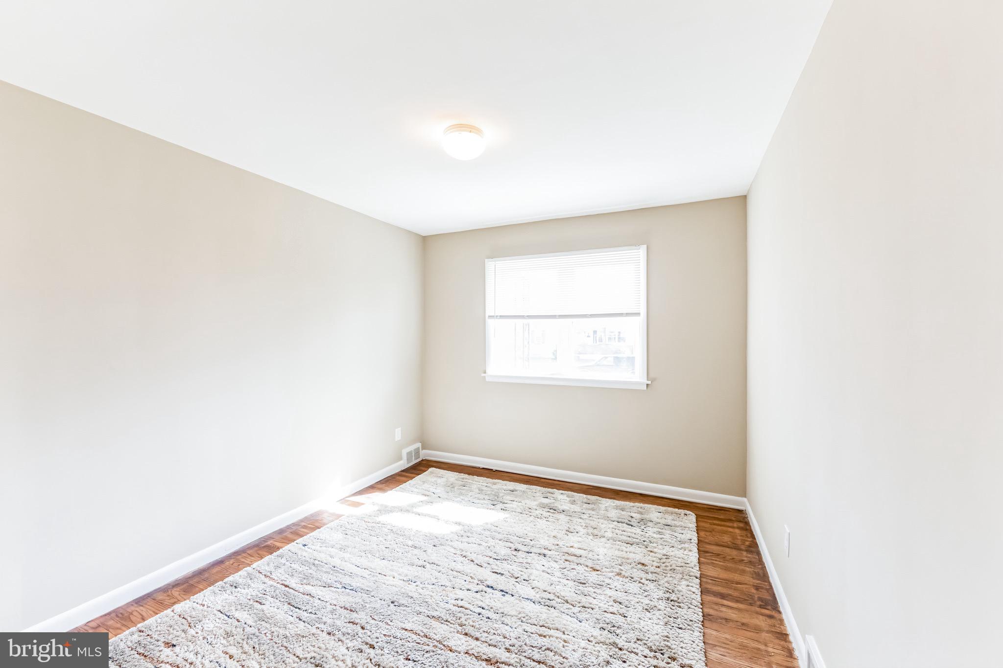 MILMONT PARK - Residential