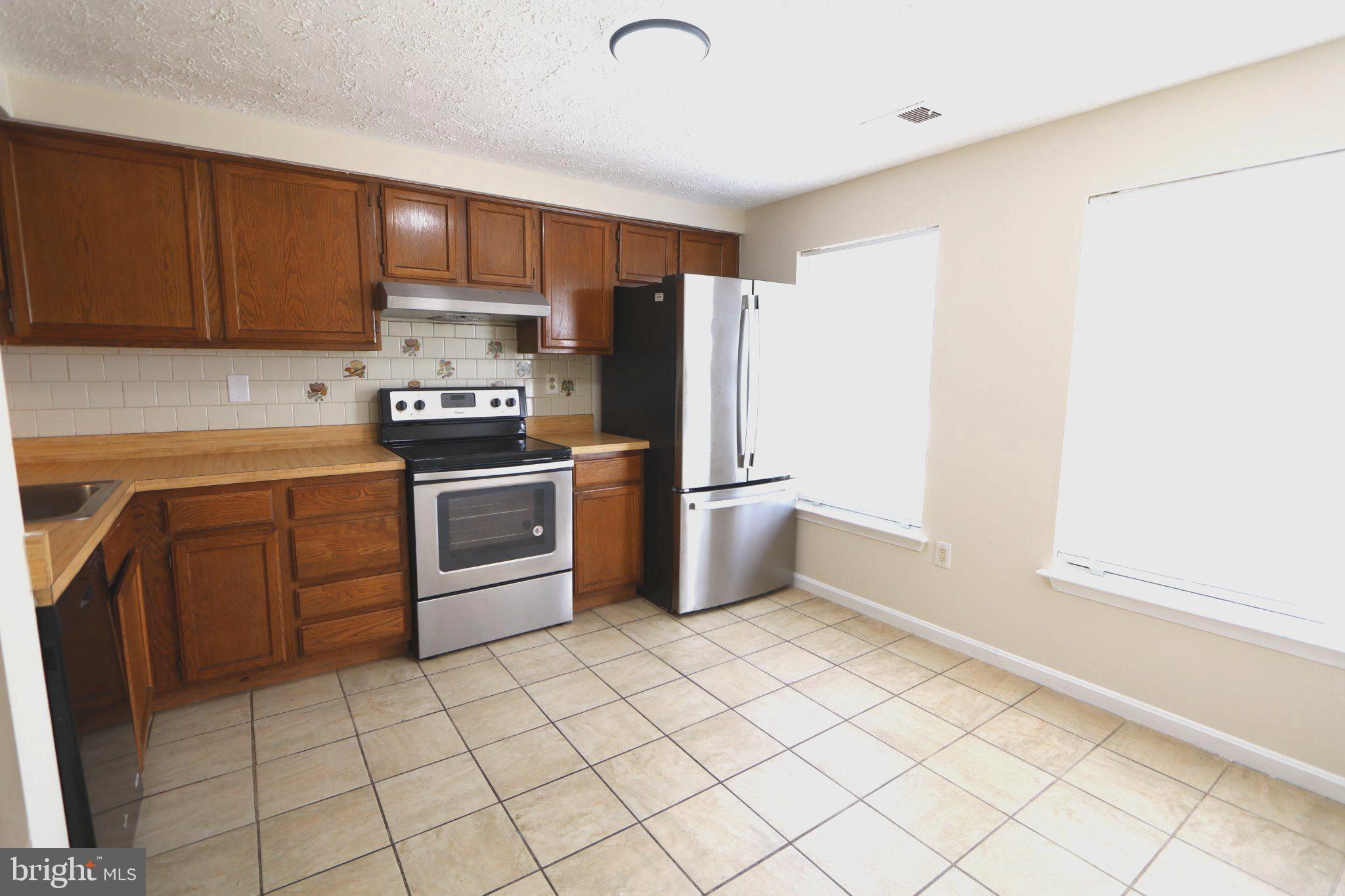 2086 TANGLEWOOD DRIVE