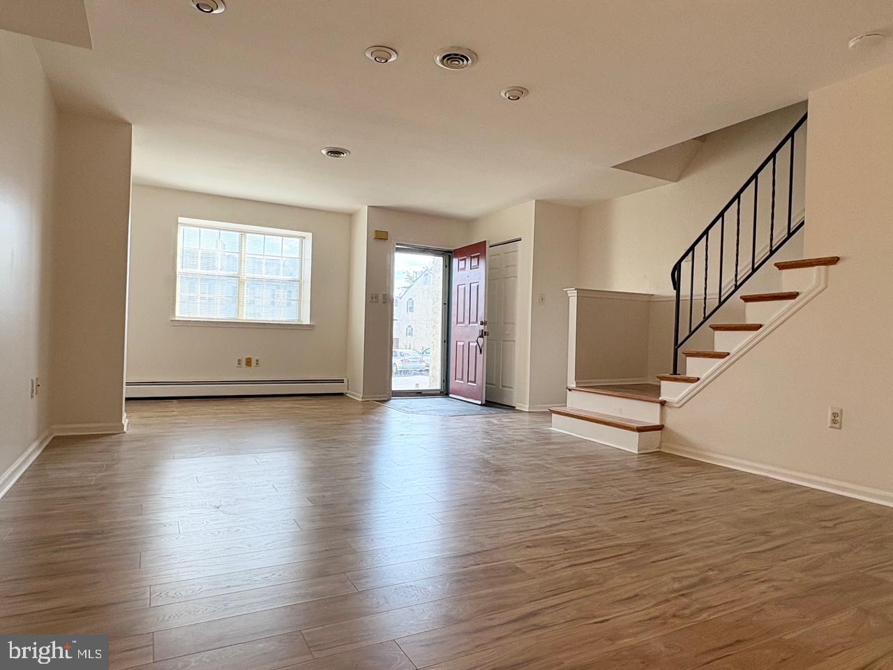 WALNUT RIDGE ESTS - Residential Lease