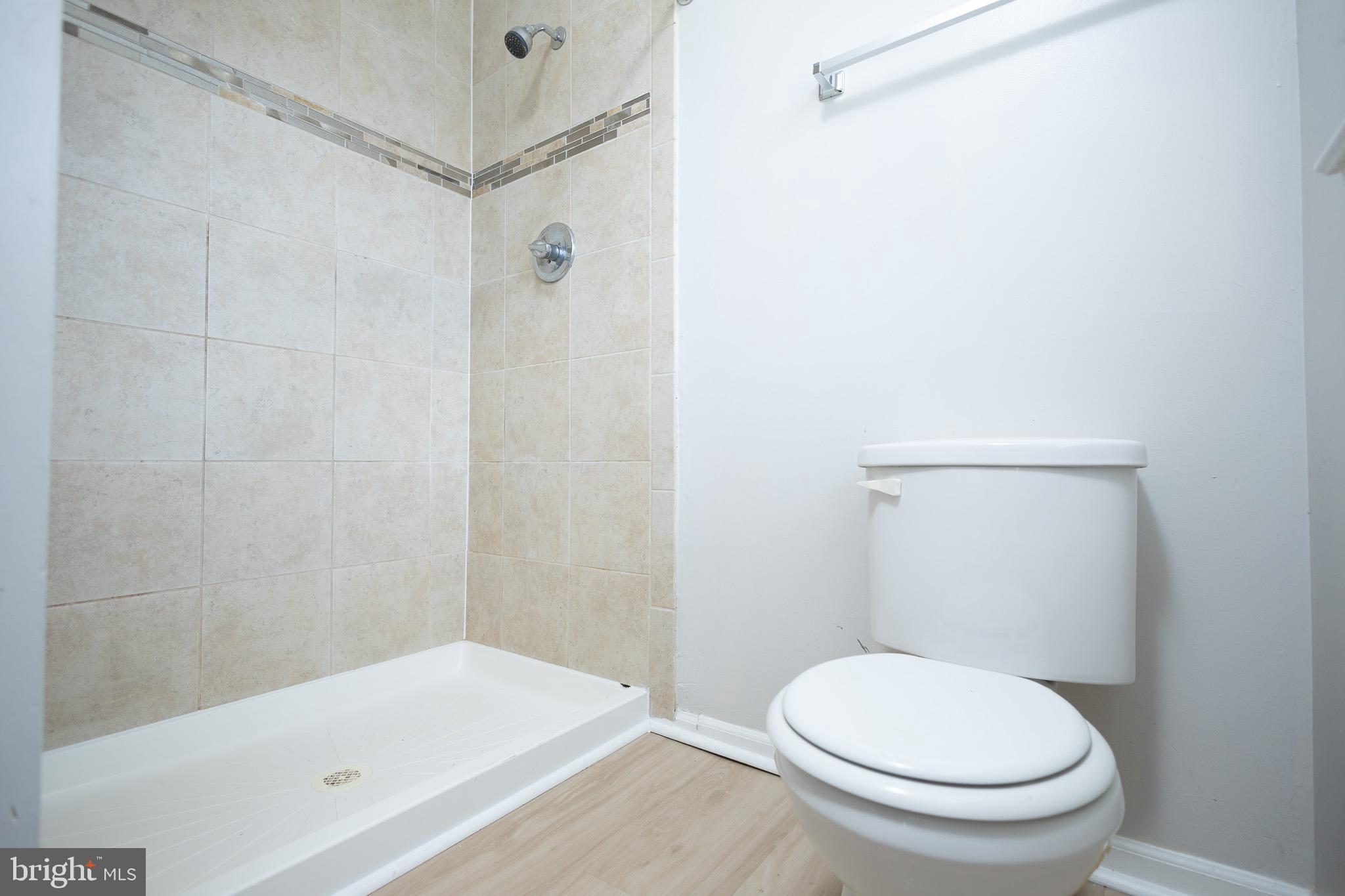 LOGAN WOODS - Residential Lease