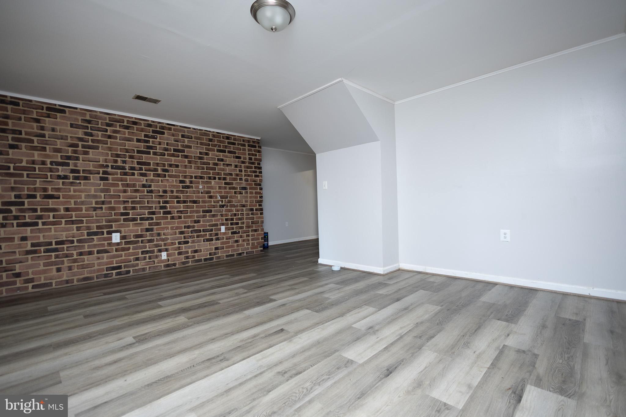 LOGAN WOODS - Residential Lease